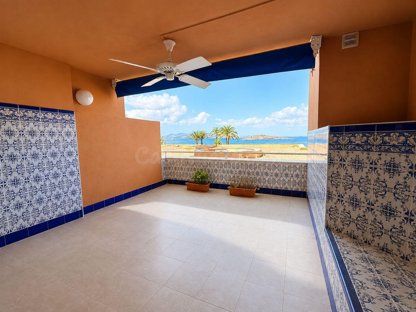 Apartamento que destaca por sus impresionantes vistas al Mar - foto 2
