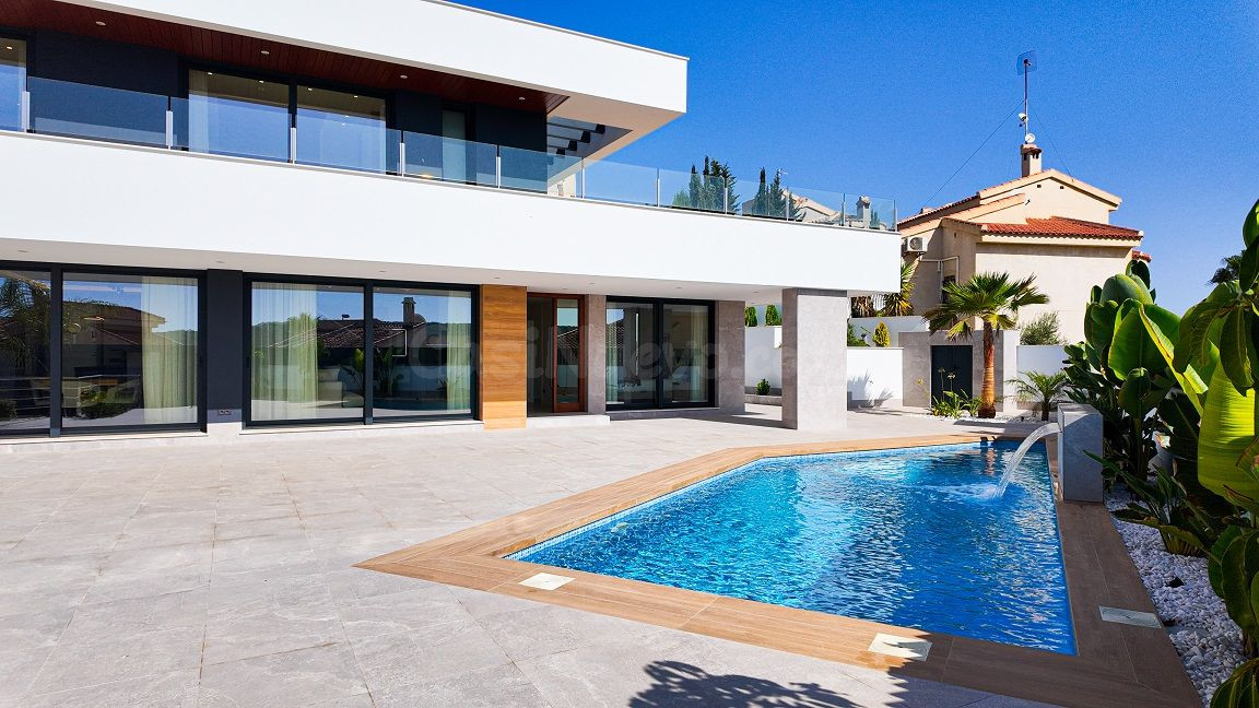 Villa 4 habitaciones 203m² en venta - La Marquesa