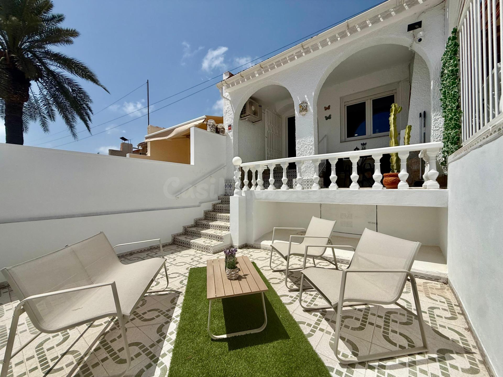 Casa reformada de 2 dormitorios con gran terraza cerca del m - foto 2