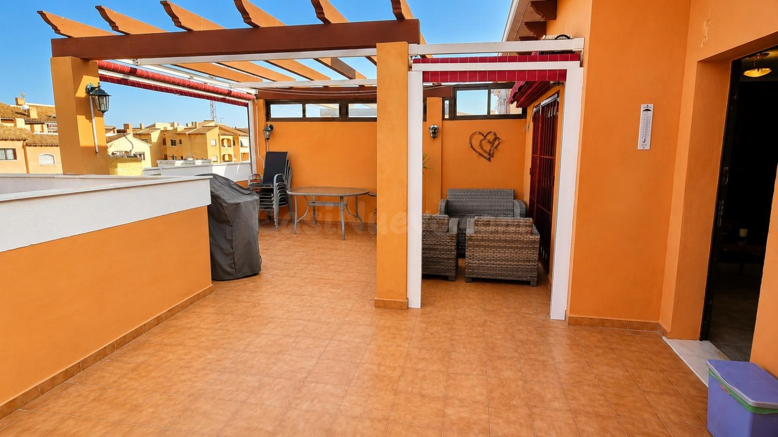 Bungalow alto de 2 dormitorios con gran terraza y piscina co - foto 4