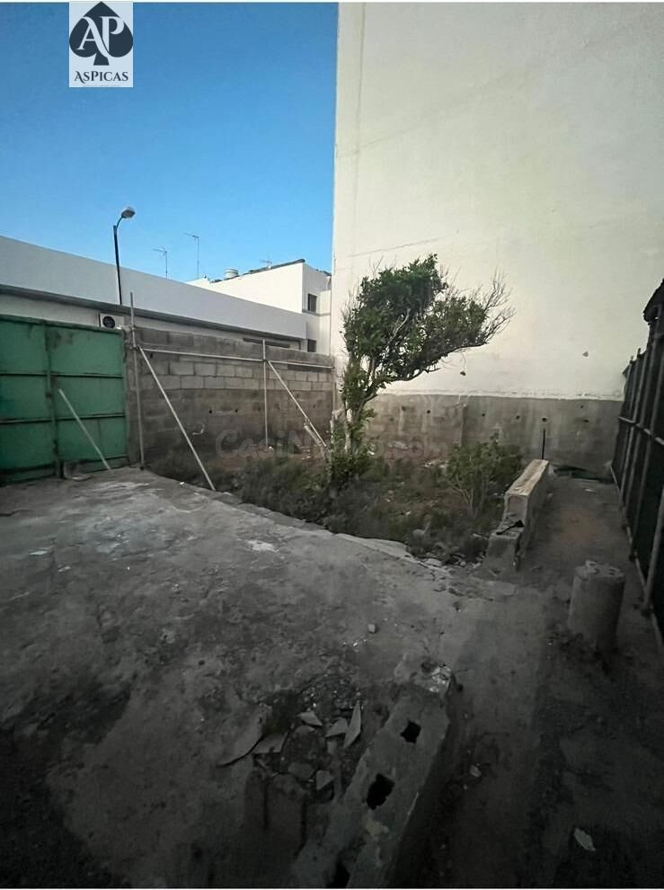 Amplio Solar en Santa Lucía de Tirajana - Oportunidad Única - foto 5