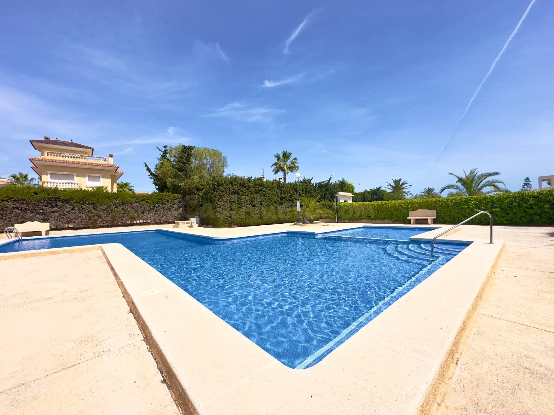 VILLA DE 3 DORMITORIOS 2 BAÑOS EN LA ZENIA ( ORIHUELA COSTA )
