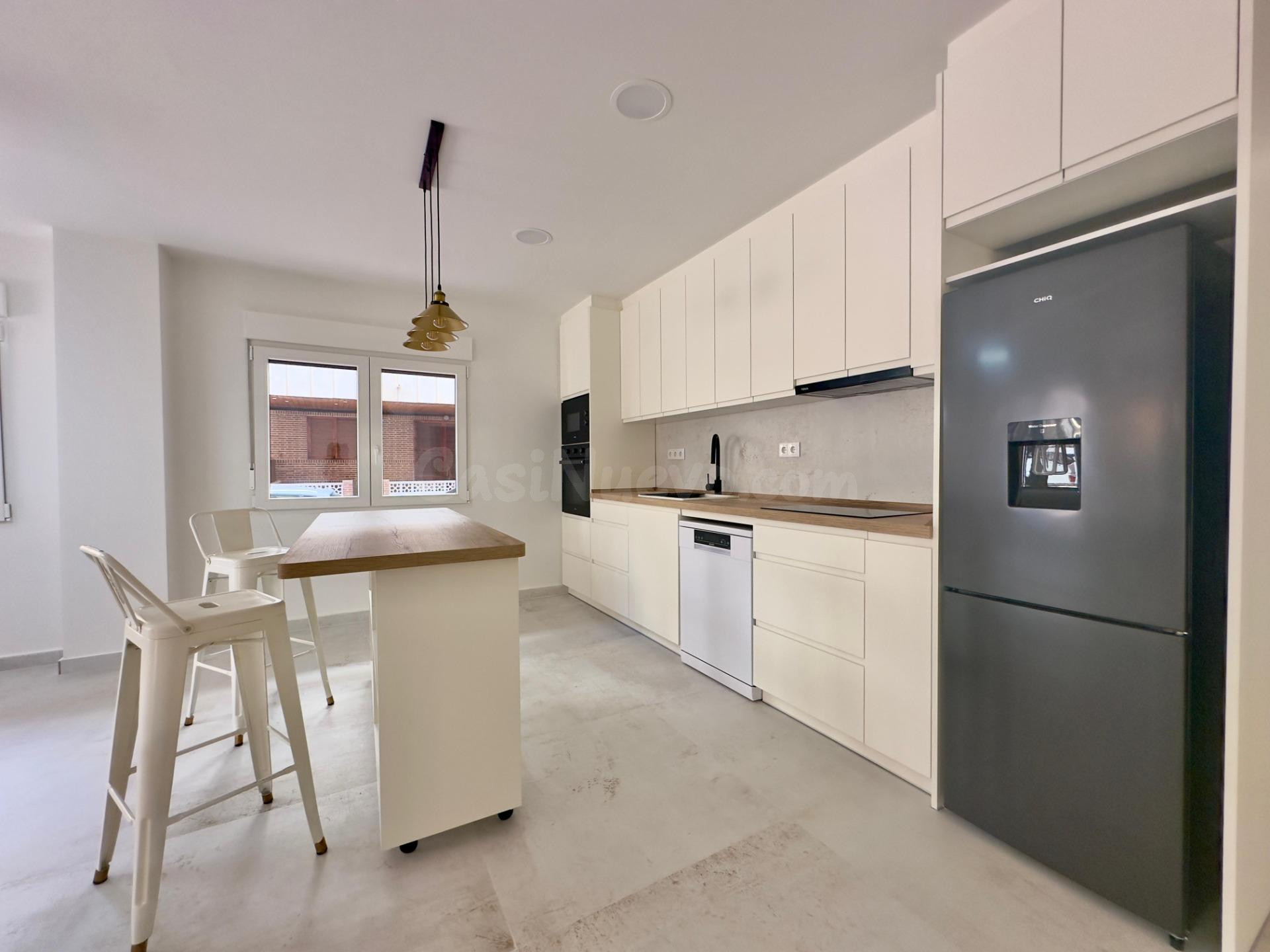 APARTAMENTO REFORMADO DE 3 DORMITORIOS Y 2 BAÑOS EN TORREVIEJA