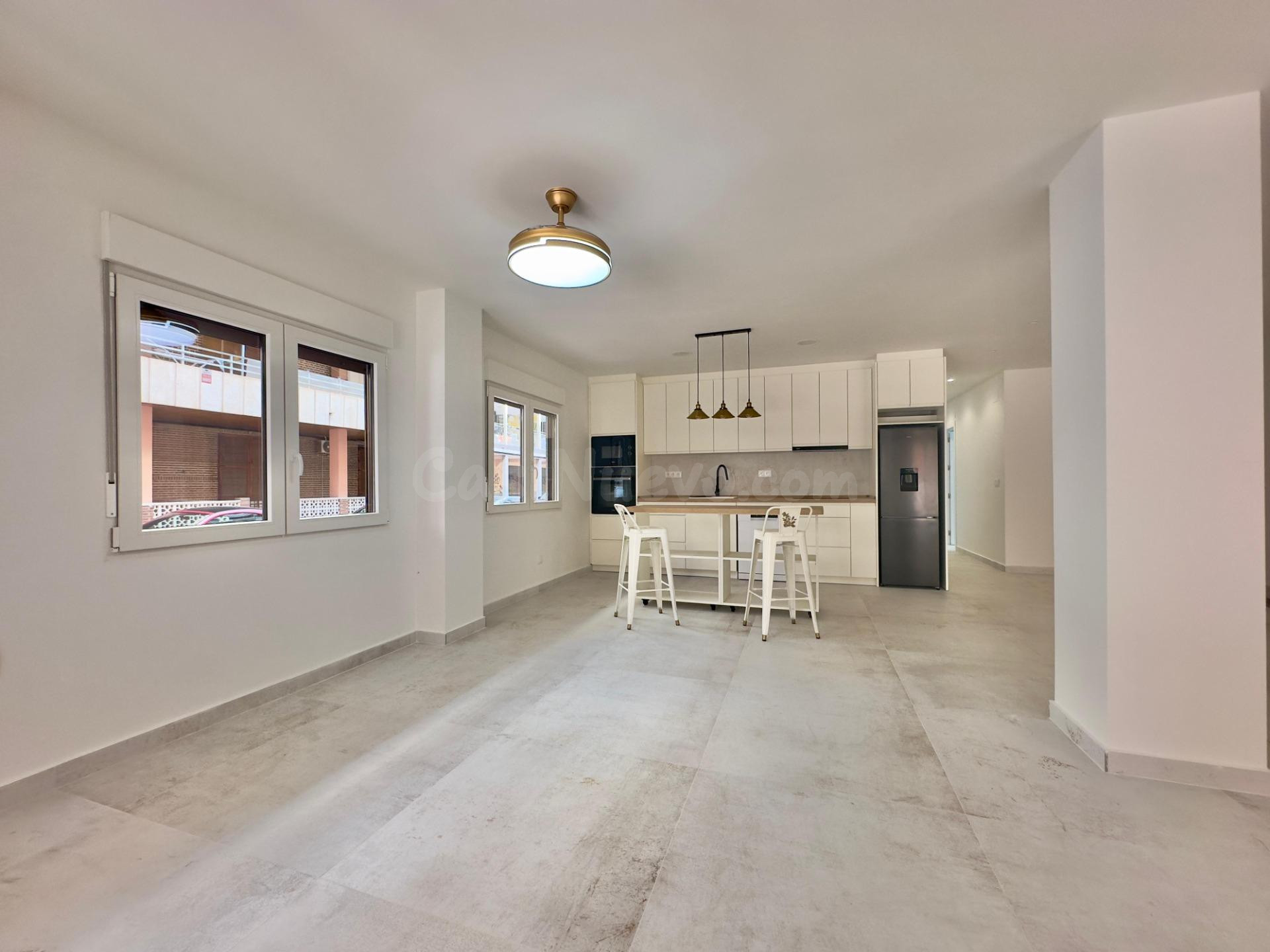APARTAMENTO REFORMADO DE 3 DORMITORIOS Y 2 BAÑOS EN TORREVIE - foto 3