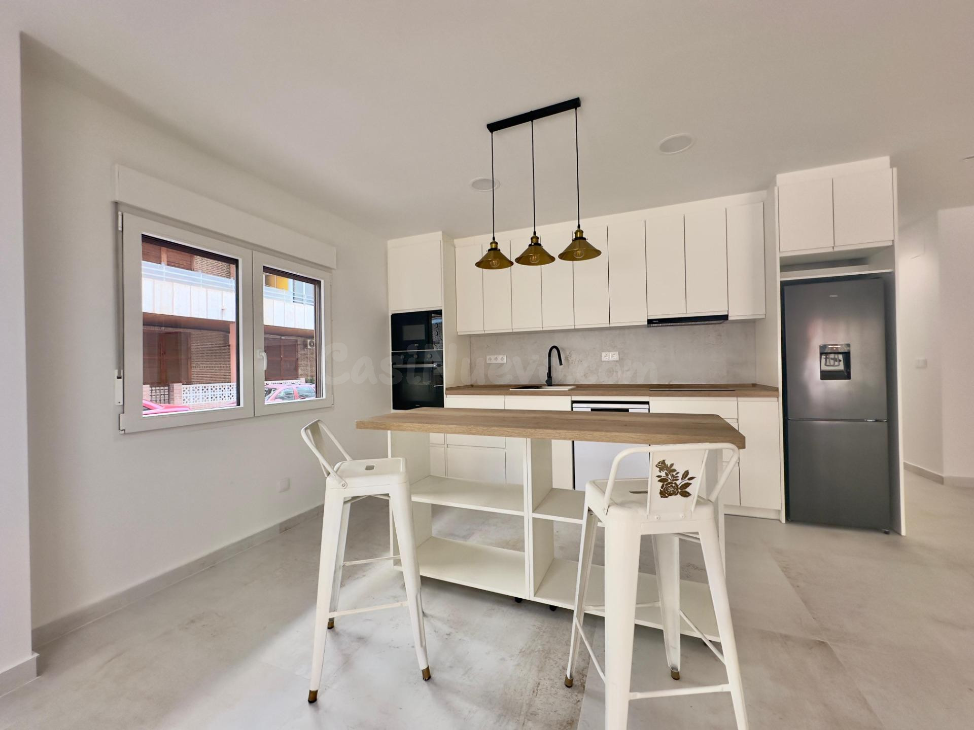APARTAMENTO REFORMADO DE 3 DORMITORIOS Y 2 BAÑOS EN TORREVIE - foto 5