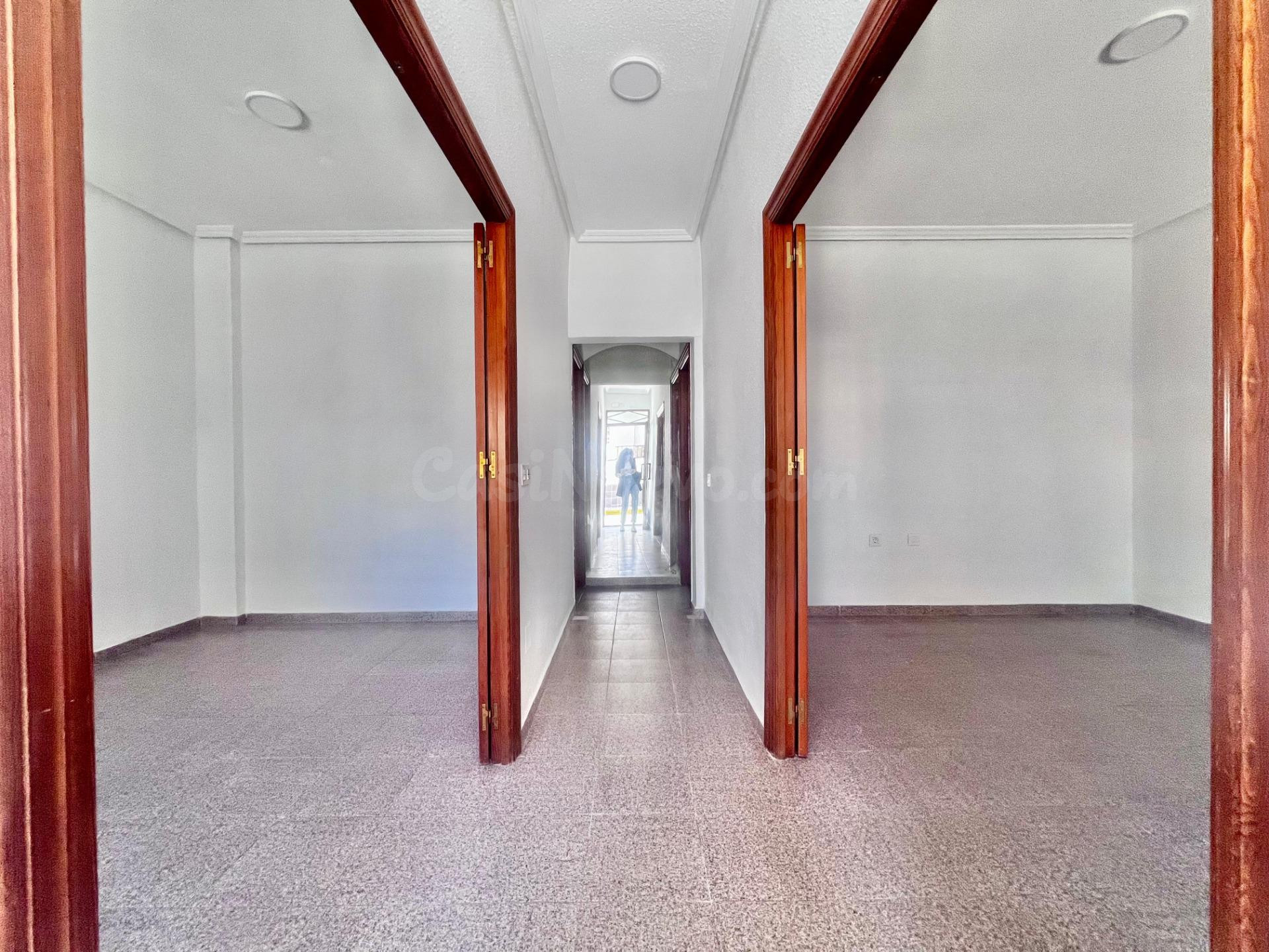 CASA DE 4 DORMITORIOS 2 BAÑOS EN PILAR DE HORADADA - foto 2