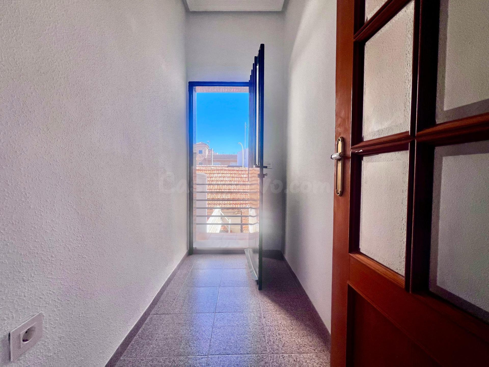 CASA DE 4 DORMITORIOS 2 BAÑOS EN PILAR DE HORADADA - foto 3