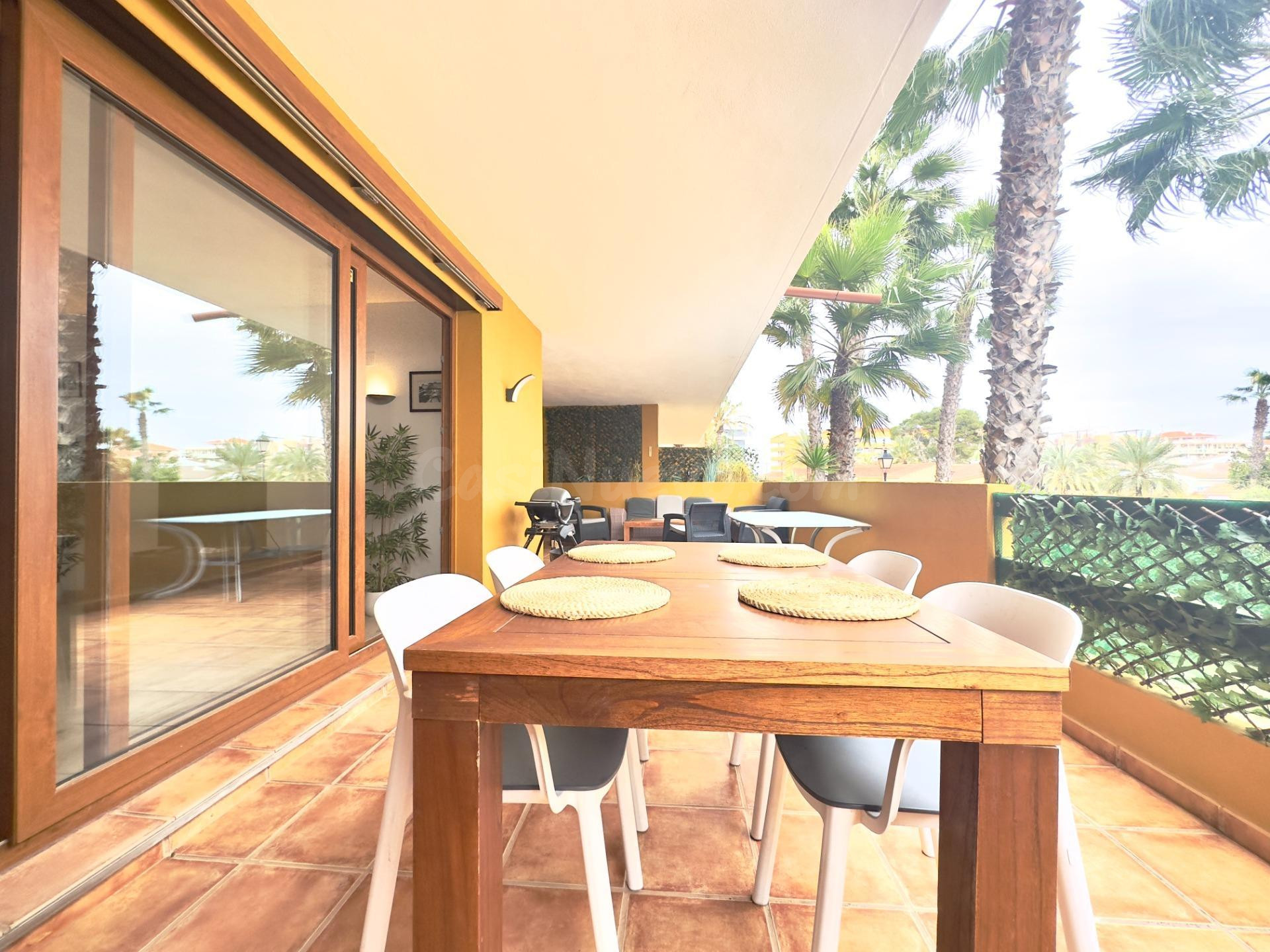 APARTAMENTO DE 2 DORMITORIOS 2 BAÑOS EN PUNTA PRIMA ( ORIHUELA COSTA )