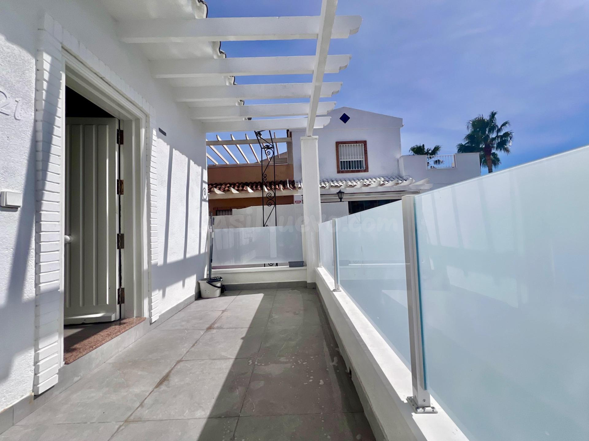 VILLA DE 5 DORMITORIOS Y 4 BAÑOS EN SAN MIGUEL DE SALINAS (A - foto 5