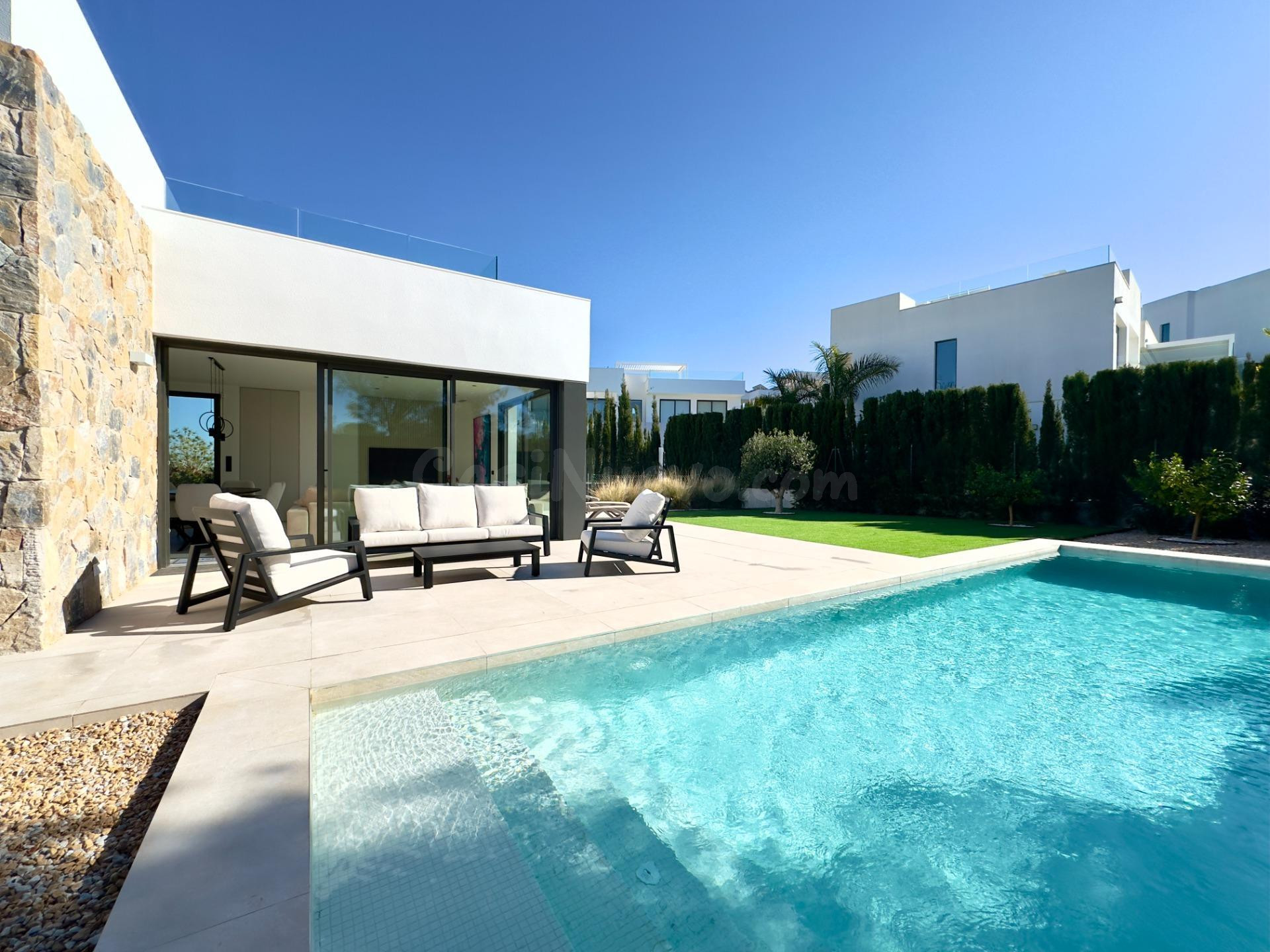 VILLA DE 3 DORMITORIOS 2 BAÑOS EN LAS COLINAS GOLF (ORIHUELA COSTA)