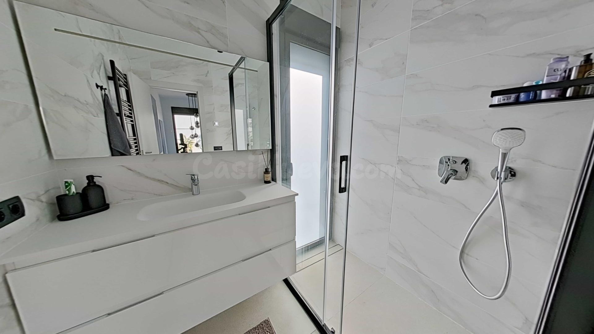 VILLA DE 3 DORMITORIOS 2 BAÑOS EN LAS COLINAS GOLF (ORIHUELA - foto 4