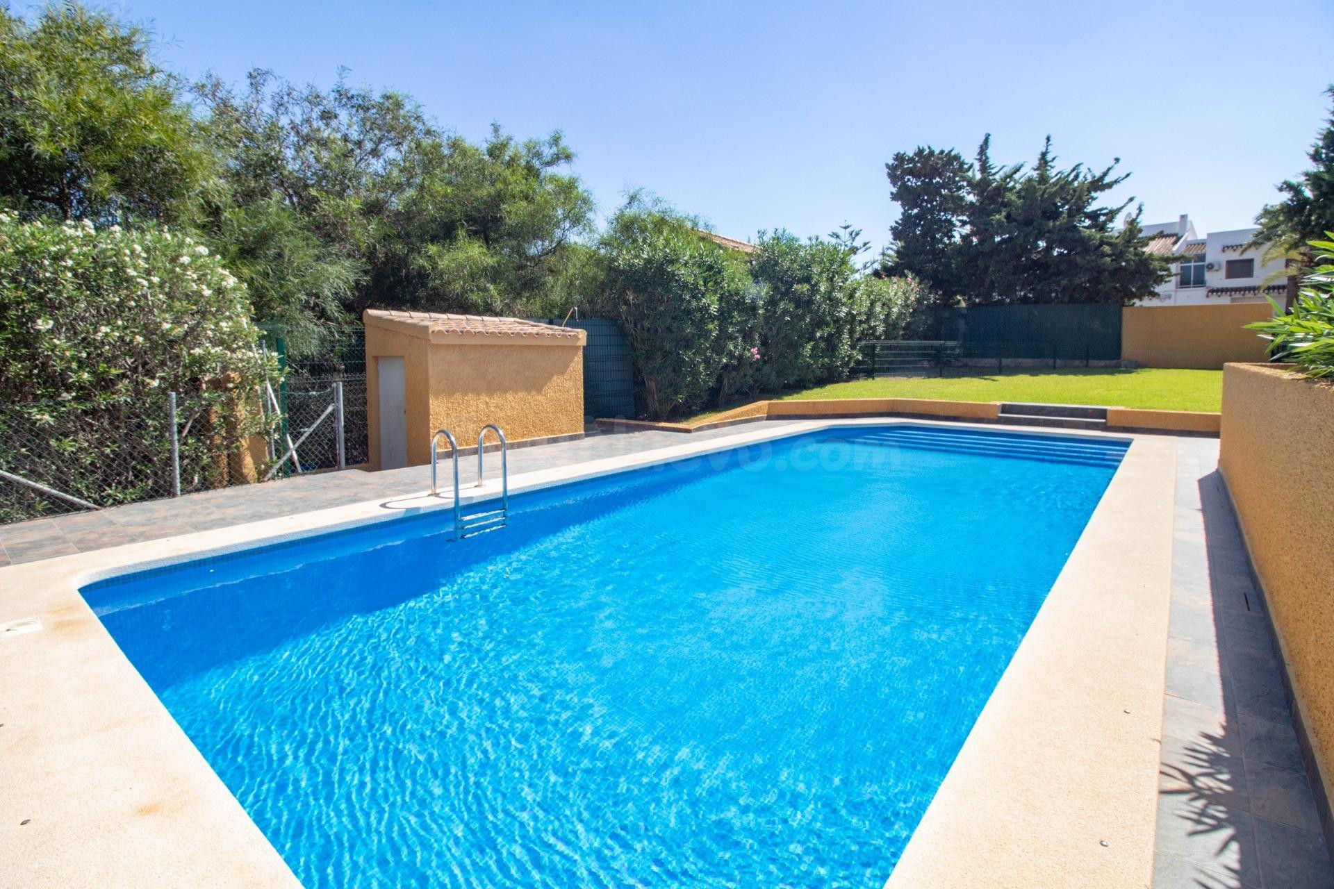 ADOSADO DE 4 DORMITORIOS Y 4 BAÑOS EN CABO ROIG (ORIHUELA CO - foto 2