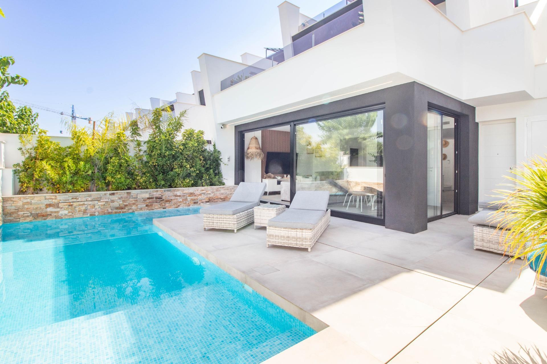 VILLA DE 3 DORMITORIOS Y 3 BAÑOS EN SANTIAGO DE LA RIVERA (S