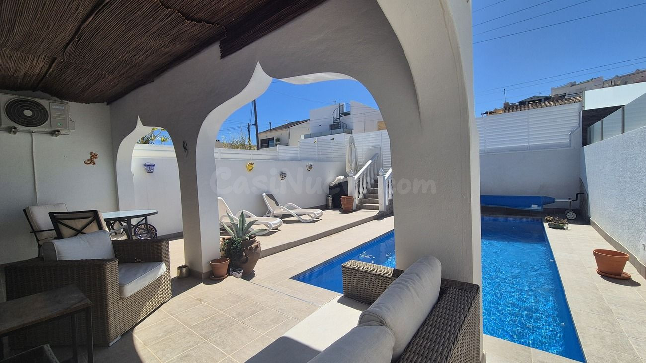 VILLA DE 2 DORMITORIOS Y 1 BAÑO EN ORIHUELA COSTA (VILLAMART
