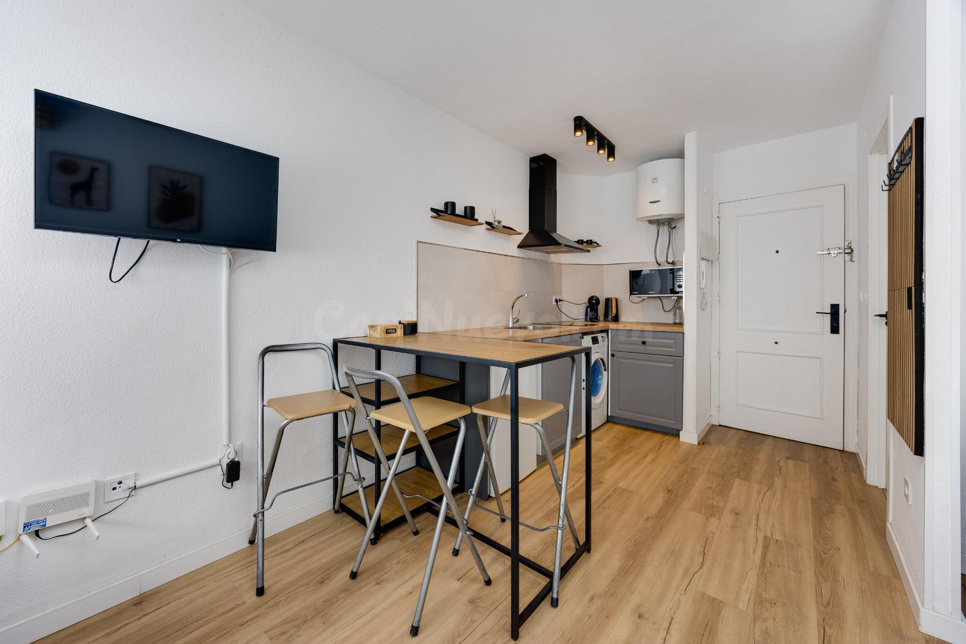 Elegante estudio reformado y luminoso con balcón cerca del mar en Torrevieja