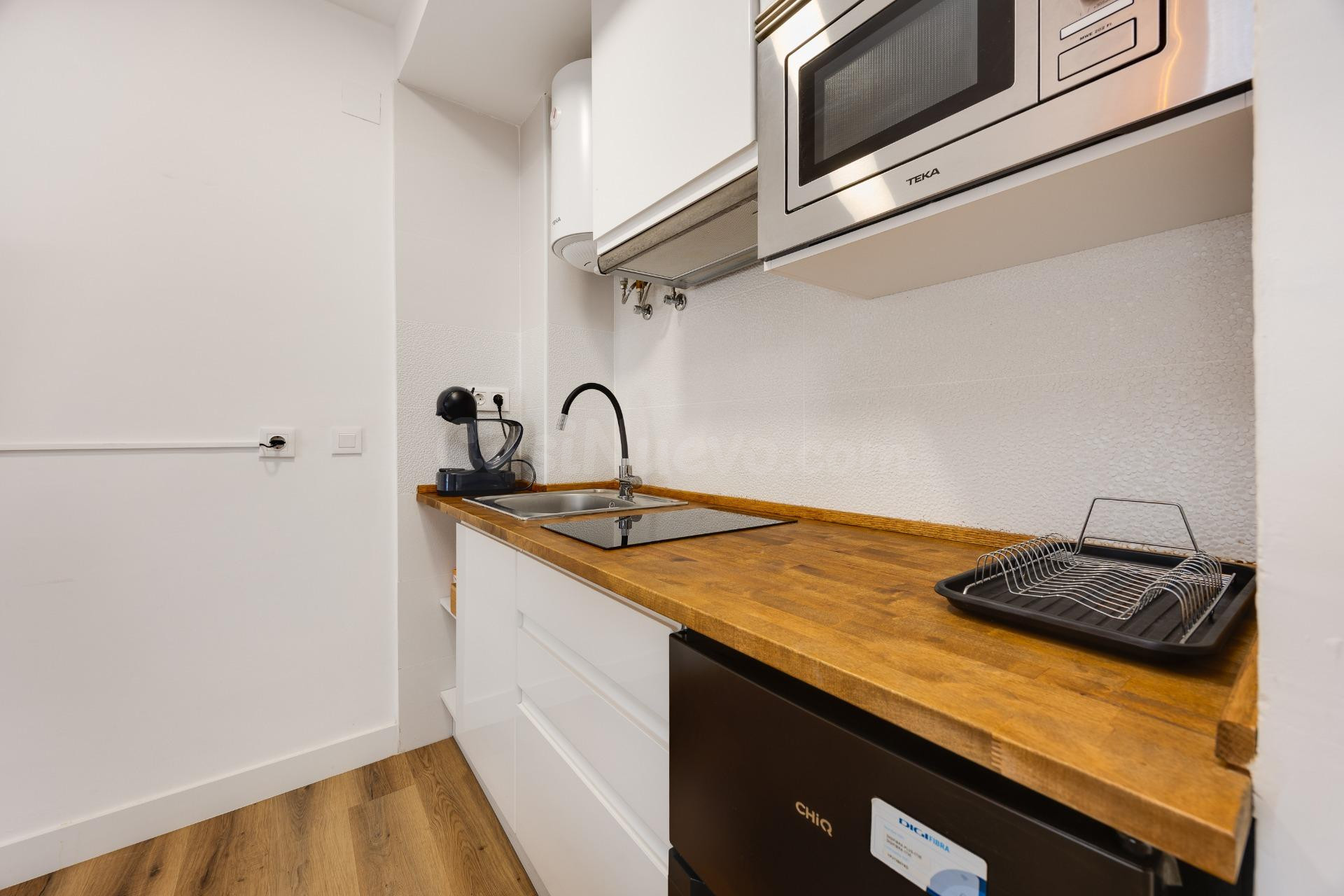 Estudio reformado con licencia turística y negocio 100% auto - foto 4