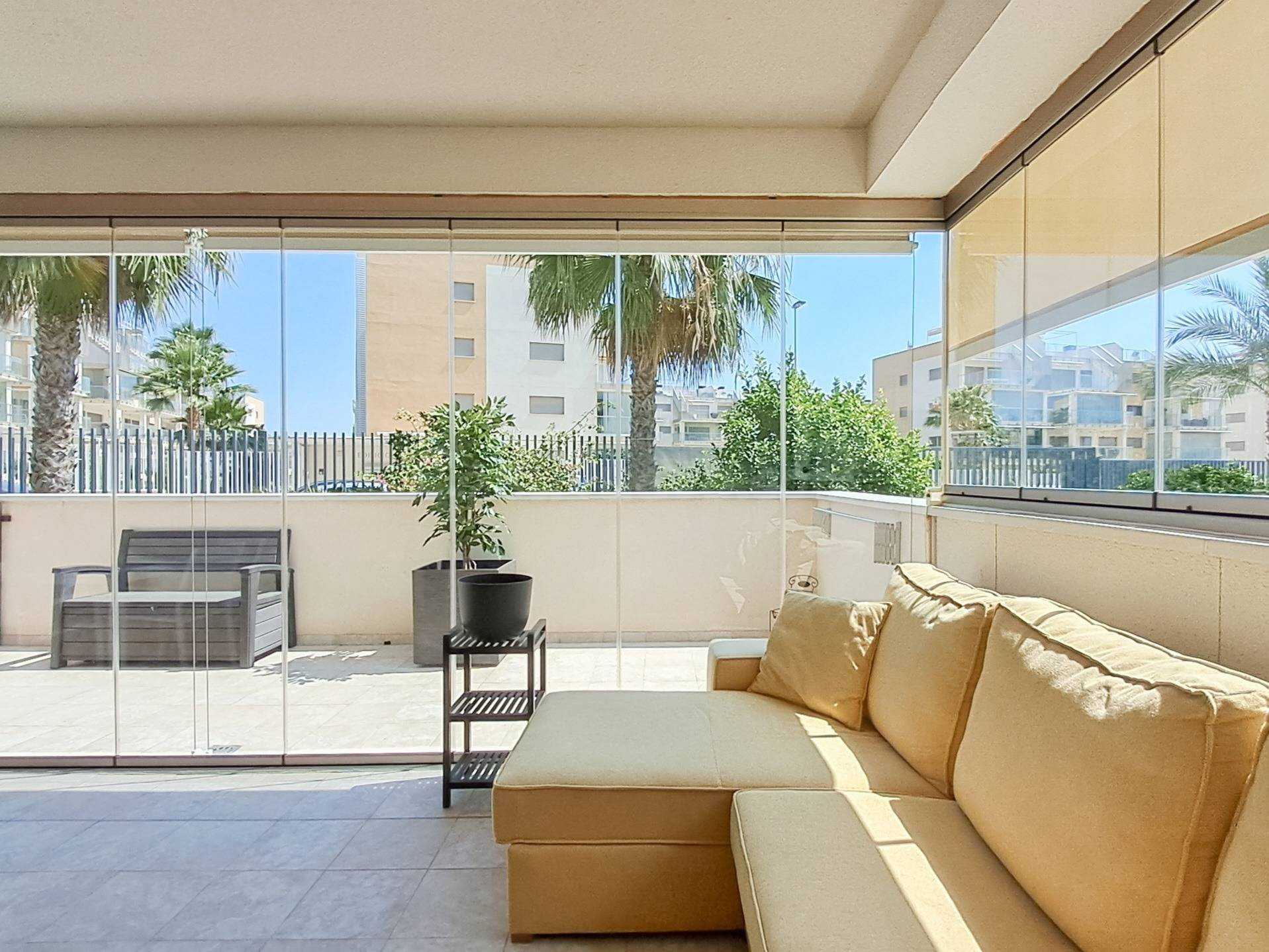 Amplio Apartamento de 3 dormitorios y 2 baños en Esquina en  - foto 4