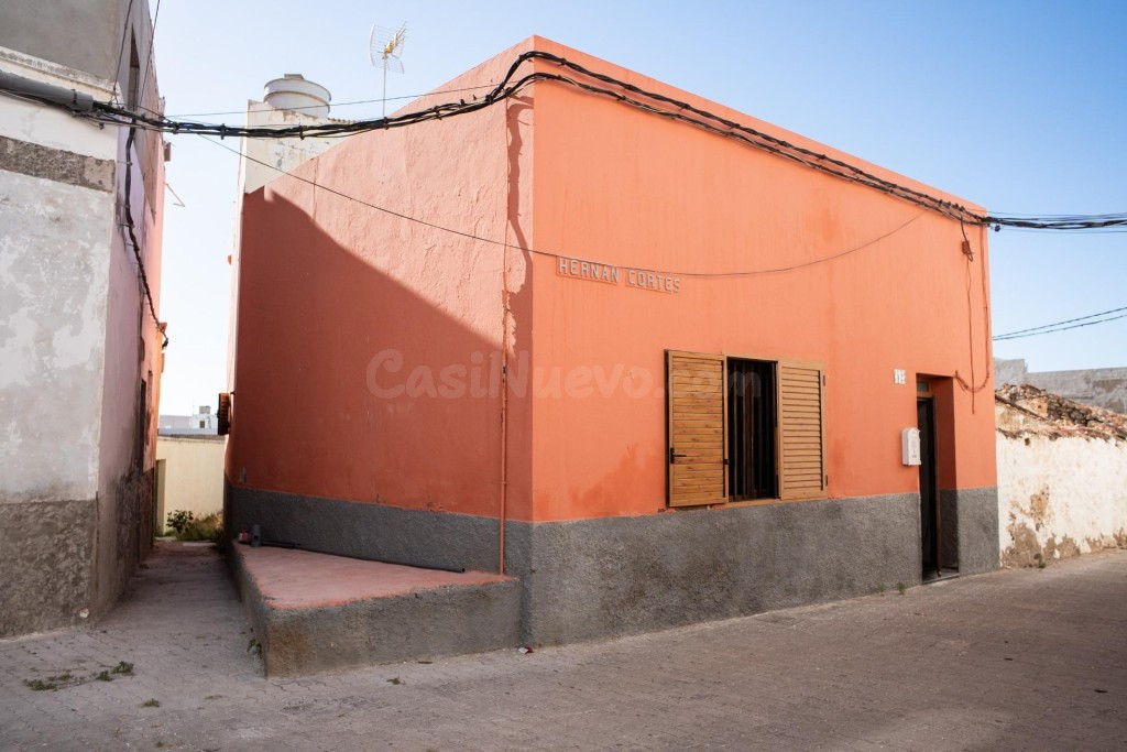 Casa Adosada en Carrizal, Telde, GRAN CANARIA, ISLAS CANARIAS, ESPAÑA Oportunidad de Inversión.