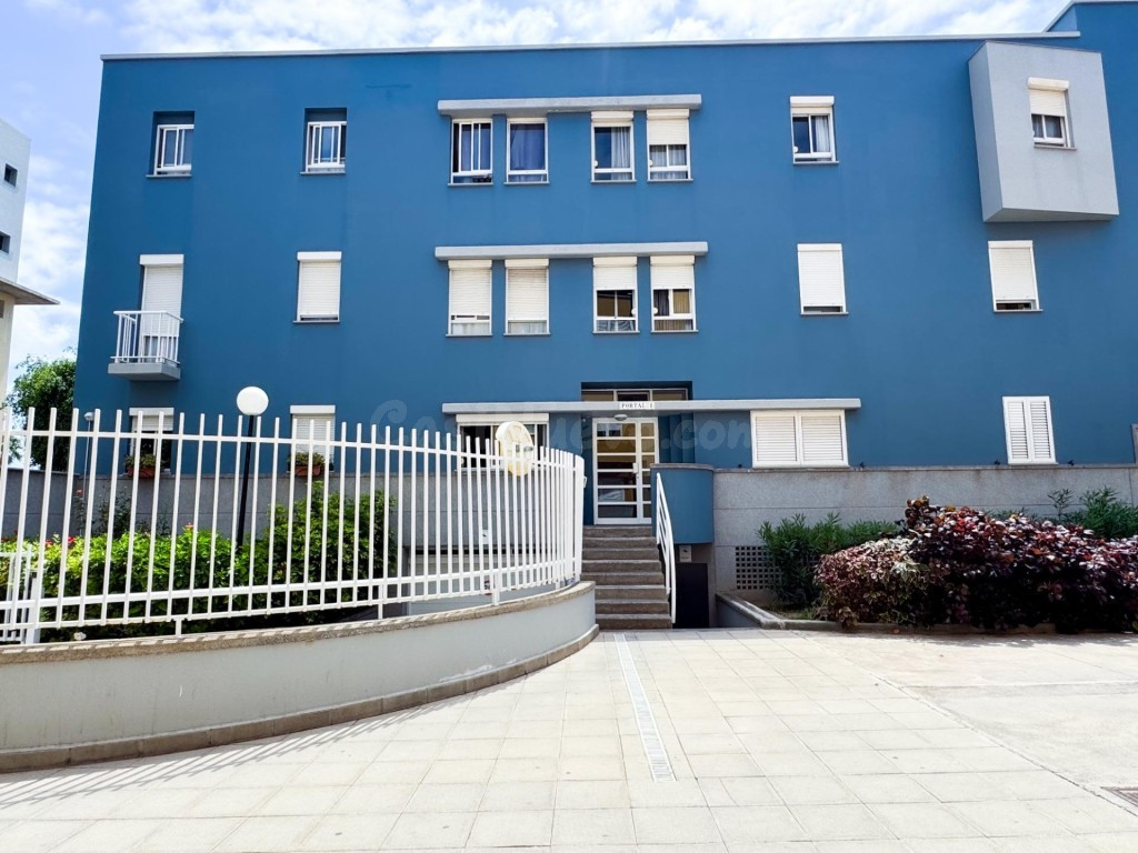 Oportunidad Única: OPORTUNIDAD DE COMPRA EN CALLE CAMELIA – LAS PALMAS DE GRAN CANARIA. Acogedor Apartamento de 2 Dormitorios Ideal para Inversores
