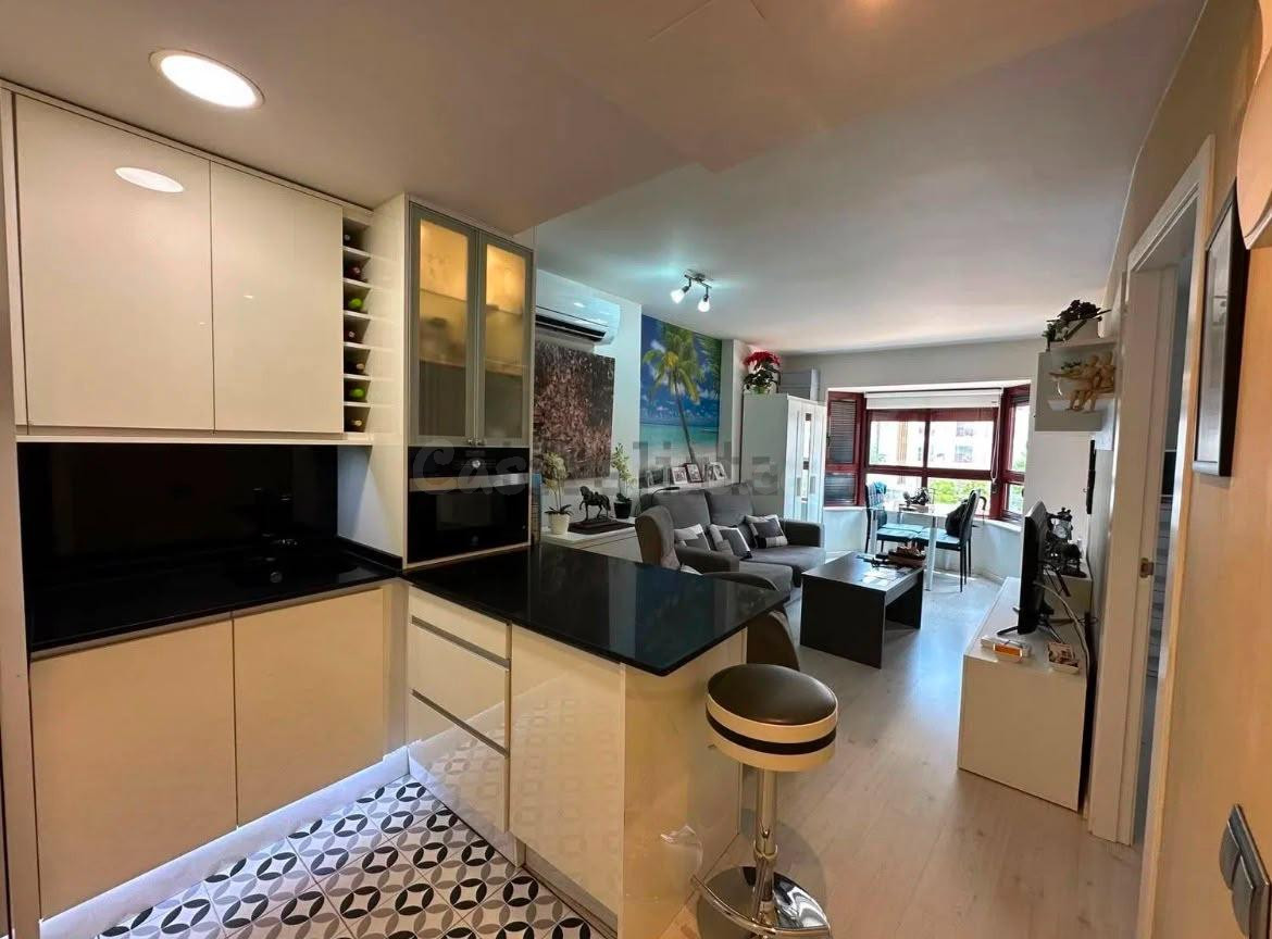 APARTAMENTO REFORMADO EN LEVANTE