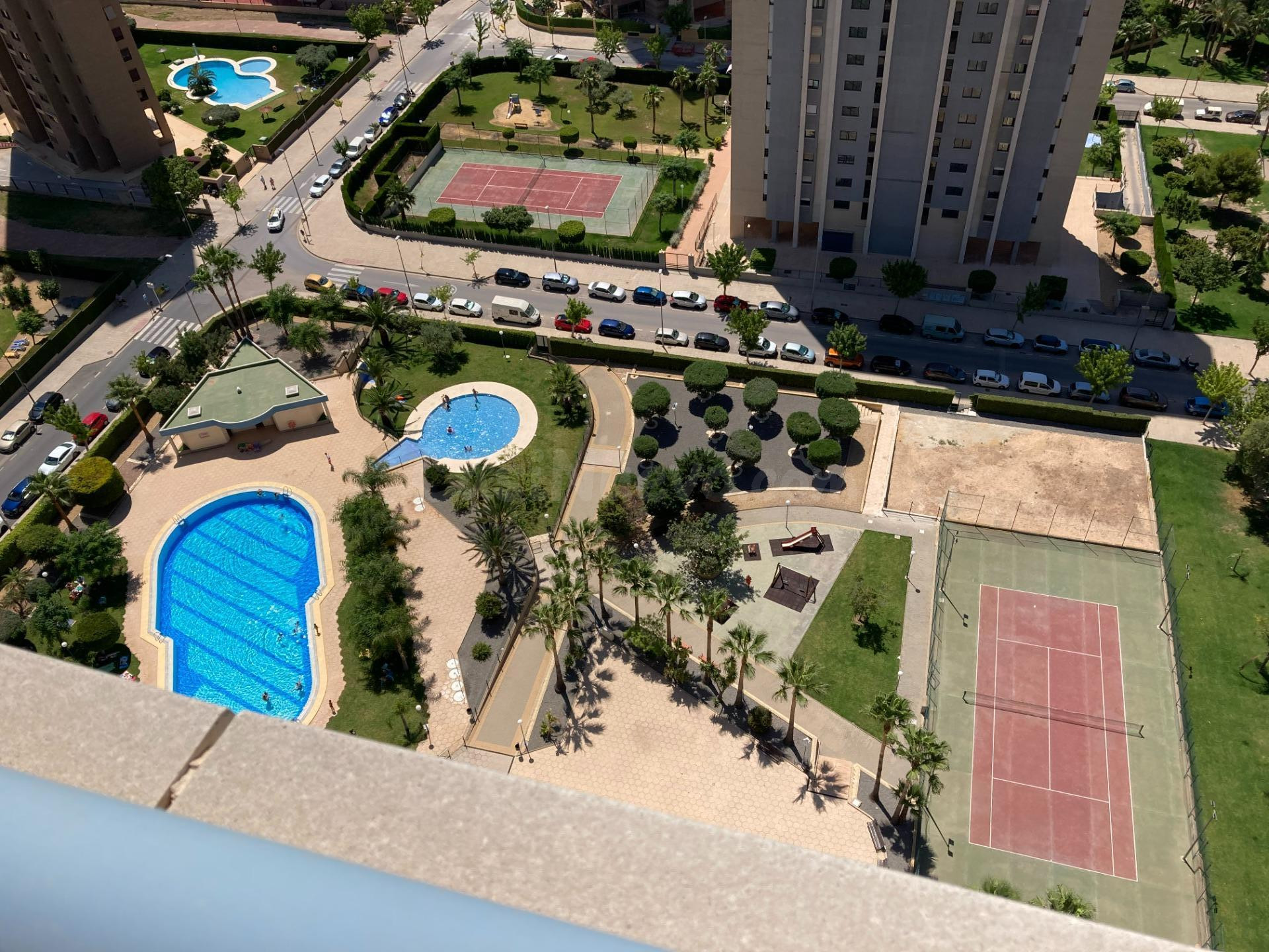 Se alquila amplia vivienda de 1 dormitorio con terraza y vis - foto 2