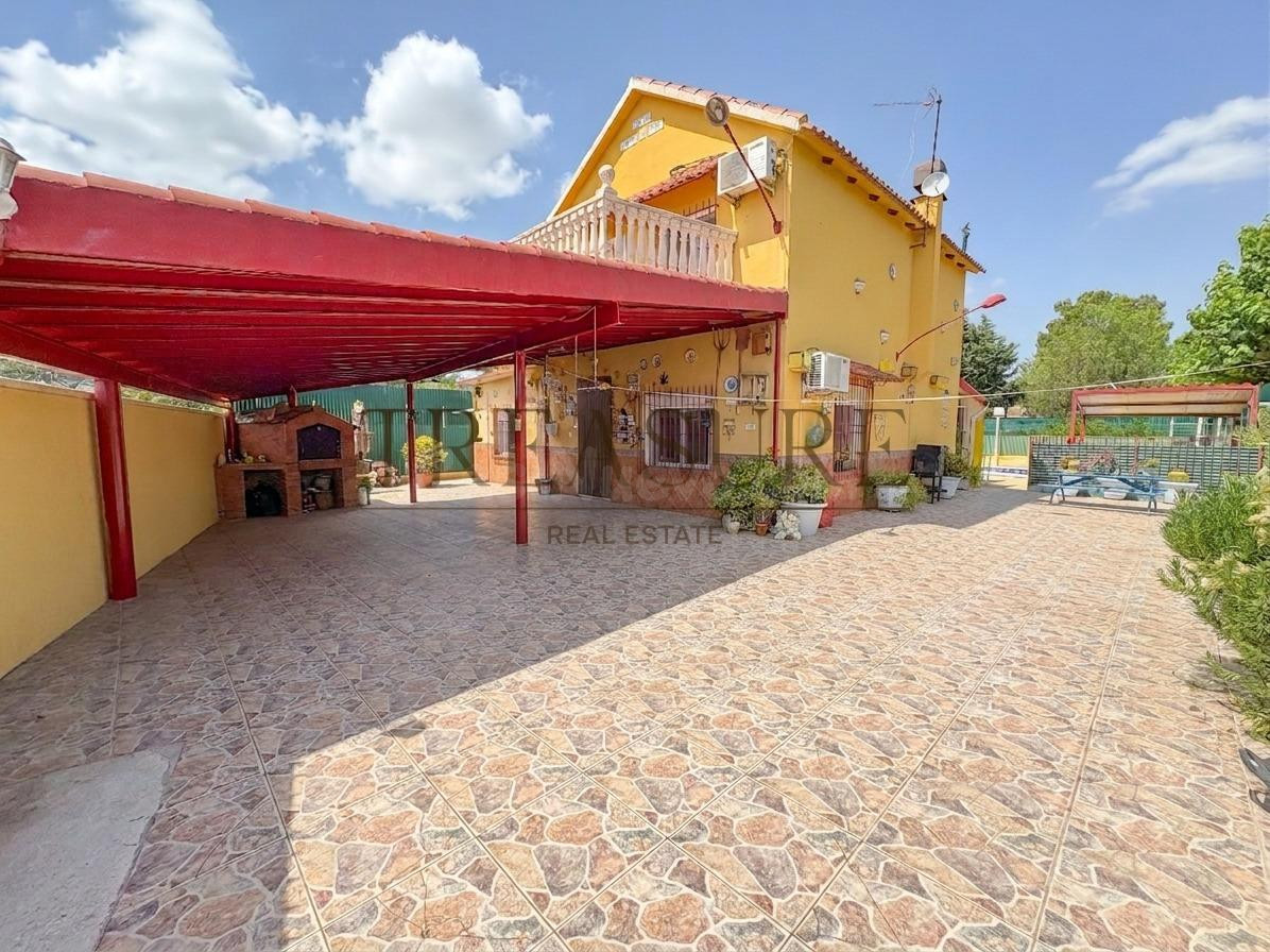 Espacio, piscina y naturaleza a tan solo 3min de Molina