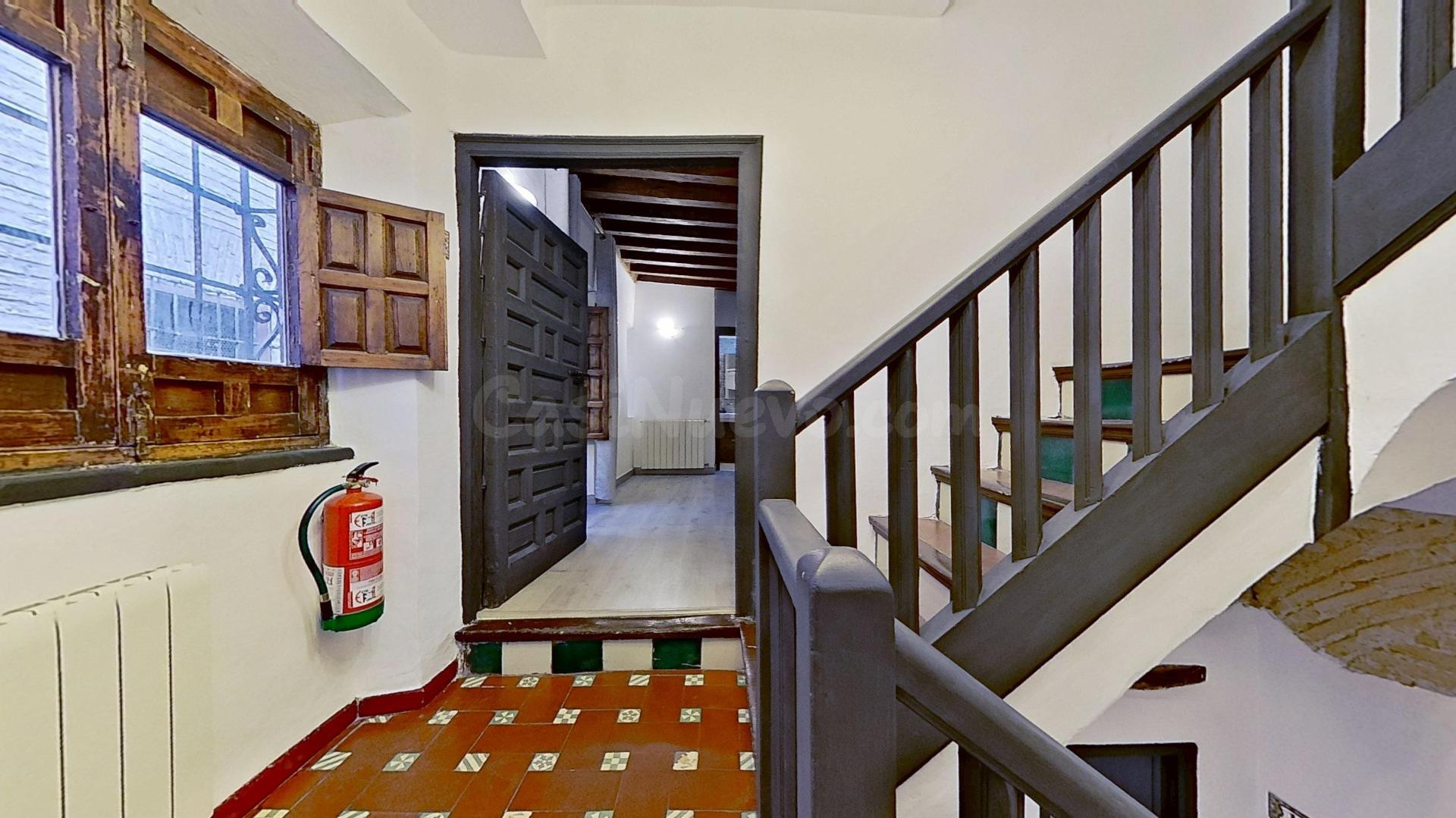 Edificio turístico con cambio de uso a Hostal - foto 4