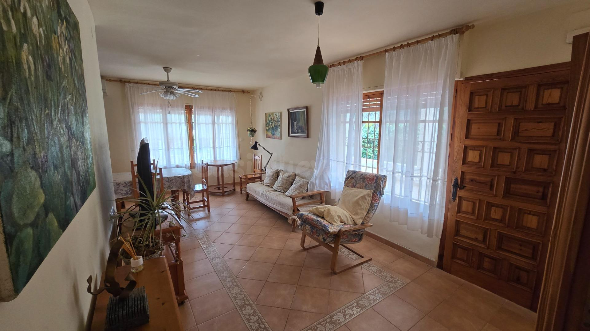 Chalet independiente con gran parcela, jardín y amplias zona - foto 5