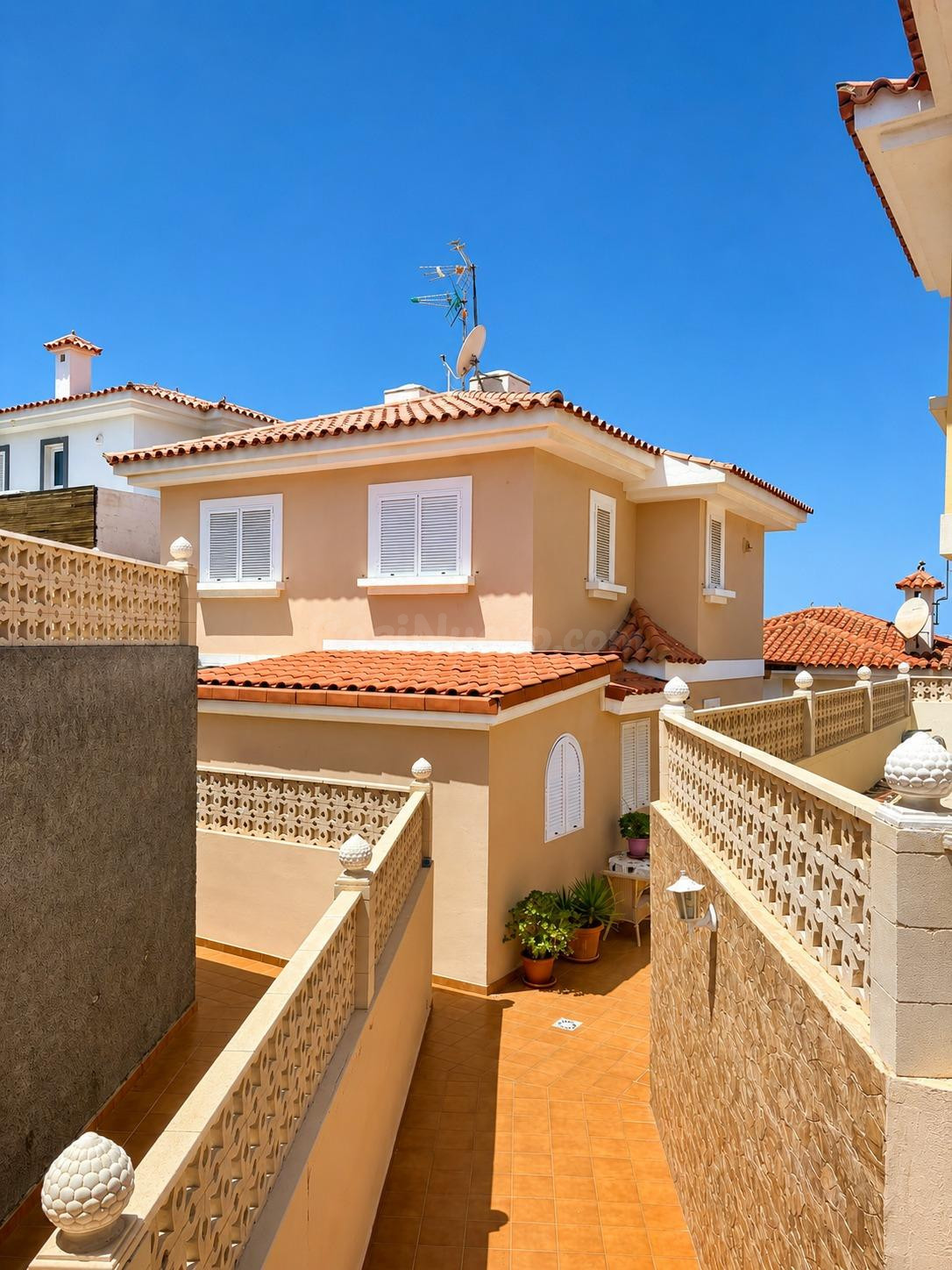 Chalet independiente con dos terrazas y balcón en Loma Dos,  - foto 2