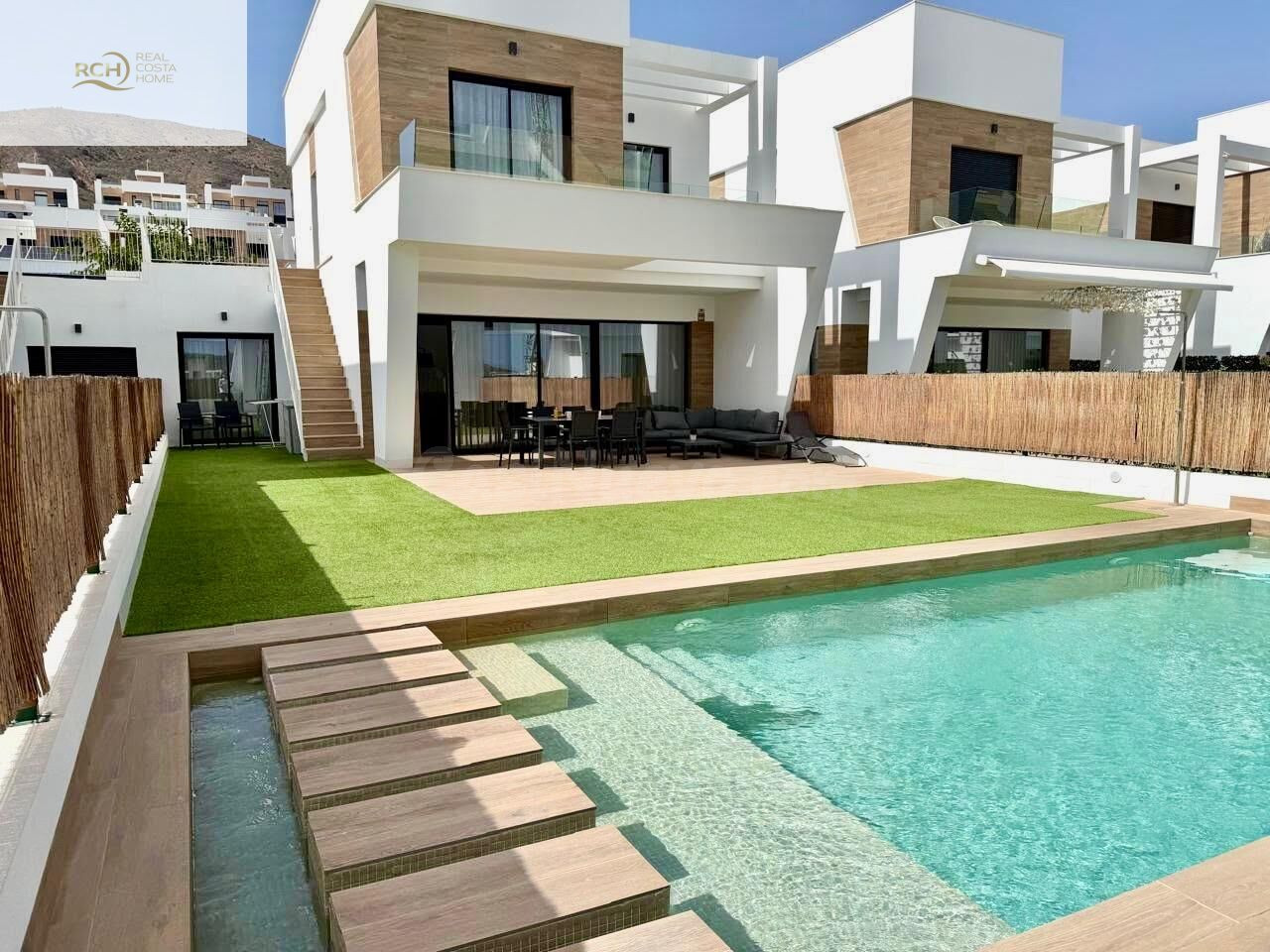 SE ALQUILA MODERNO CHALET EN FINESTRAT CON 4 habitaciones