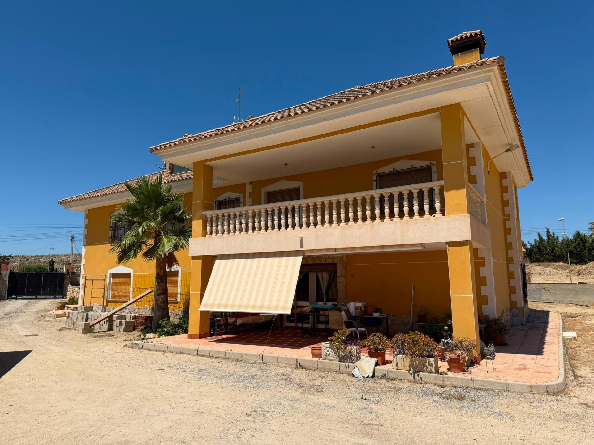 Espectacular chalet independiente con 7 dormitorios, piscina