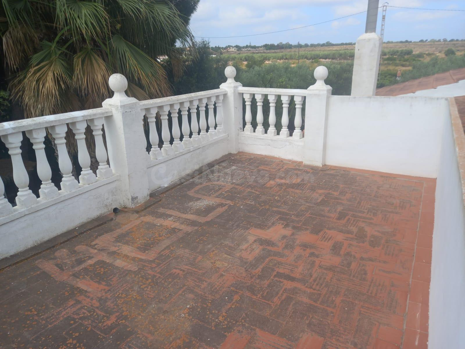 Impecable Chalet en El Campello con Piscina Privada y Amplio - foto 5