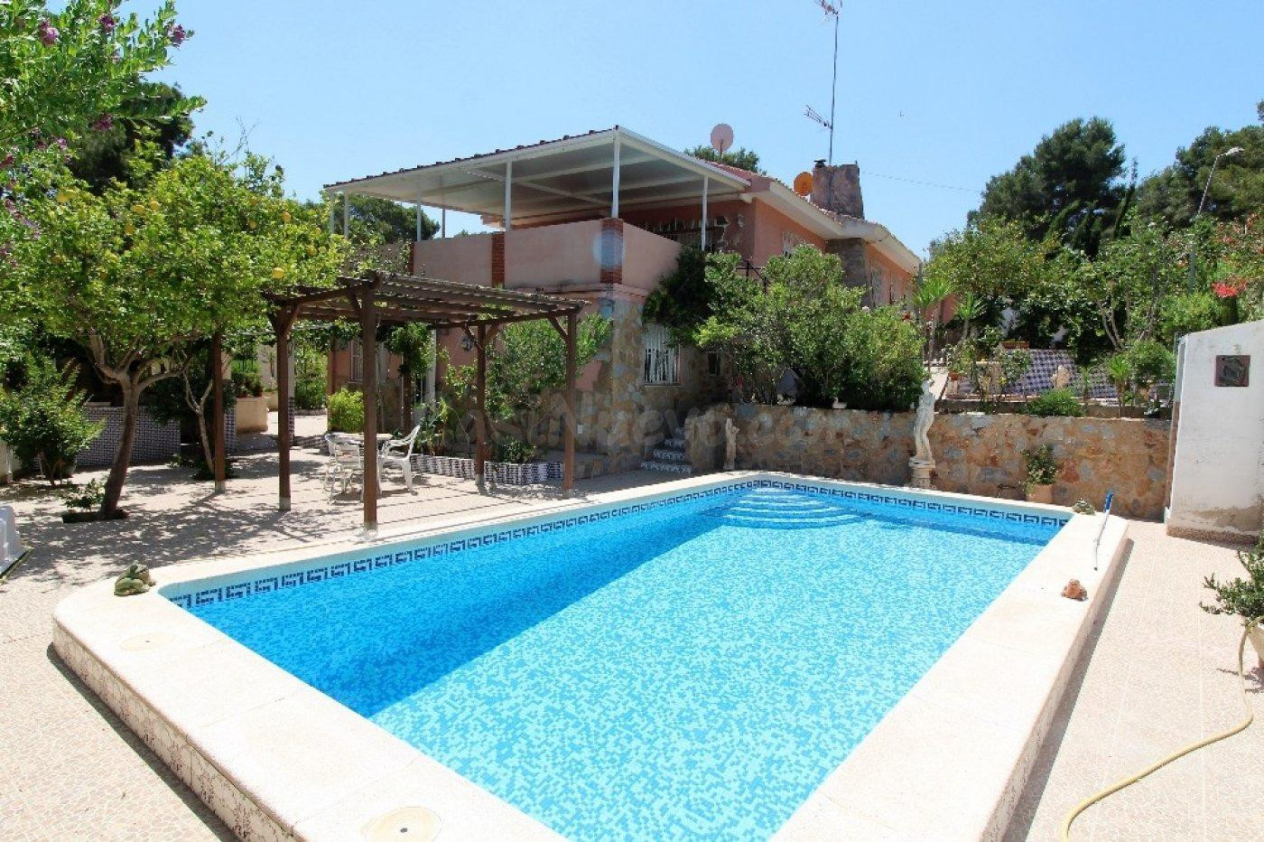 Villa espaciosa y bien conservada (aprox. 167 m2 - parcela d - foto 3