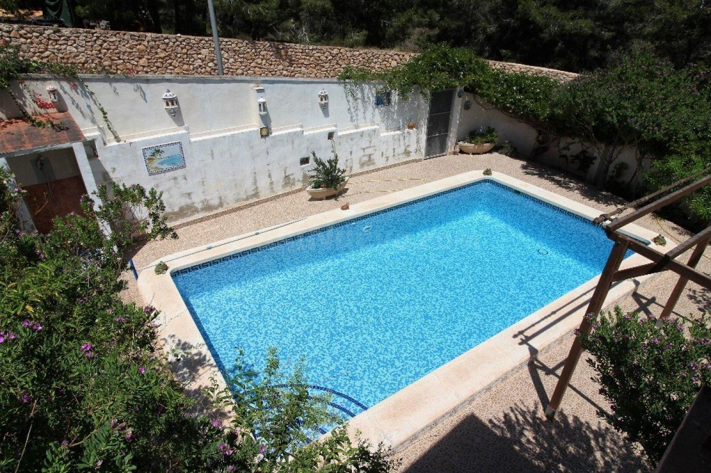 Villa espaciosa y bien conservada (aprox. 167 m2 - parcela d - foto 5