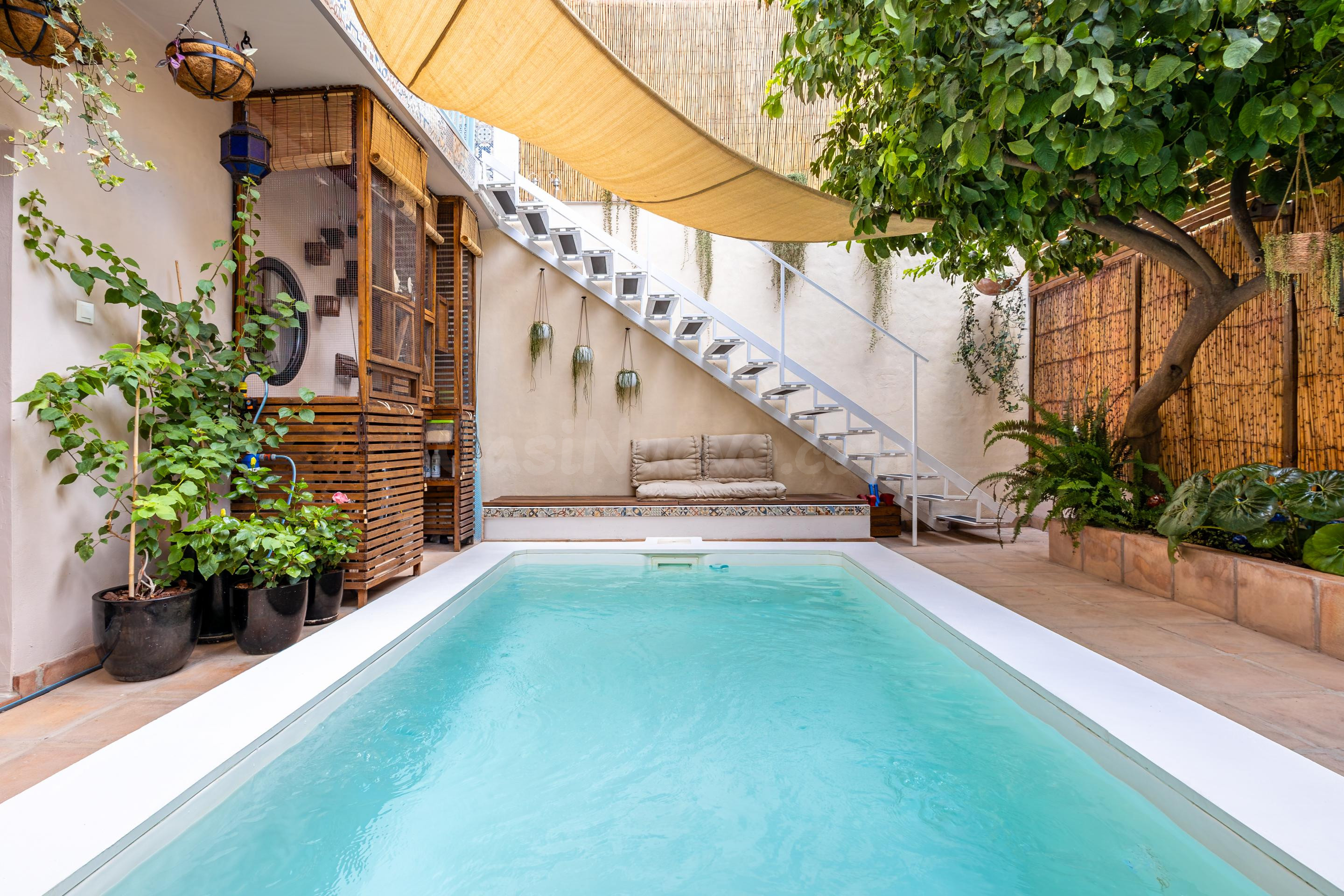 Casa unifamiliar en venta  con piscina privada, 5 dormitorio - foto 2