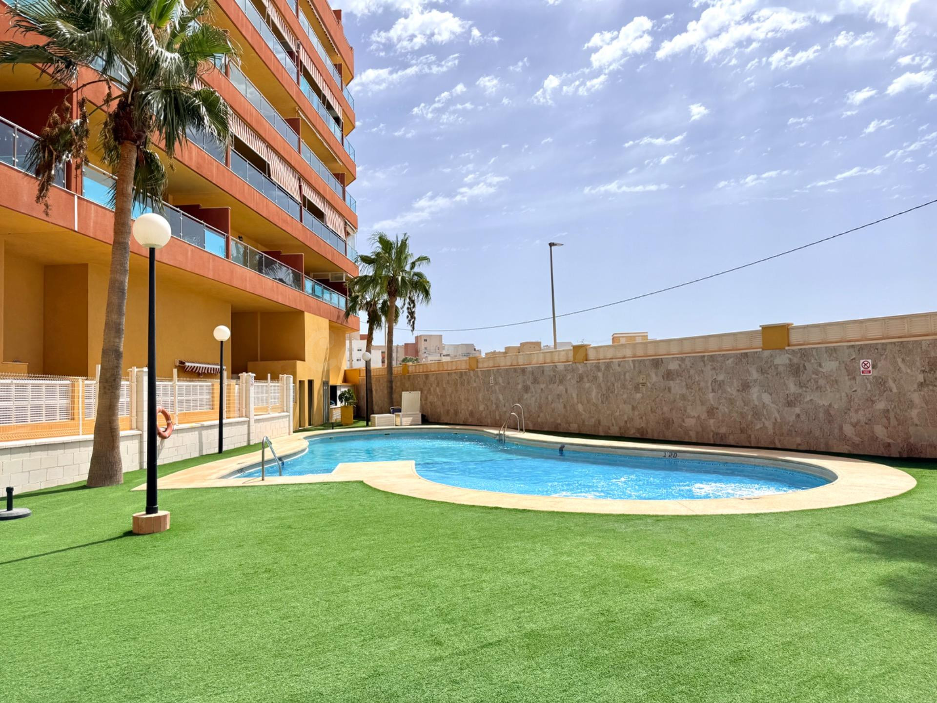 Vivienda en planta baja en Residencial Santa Ana, a pasos de - foto 2