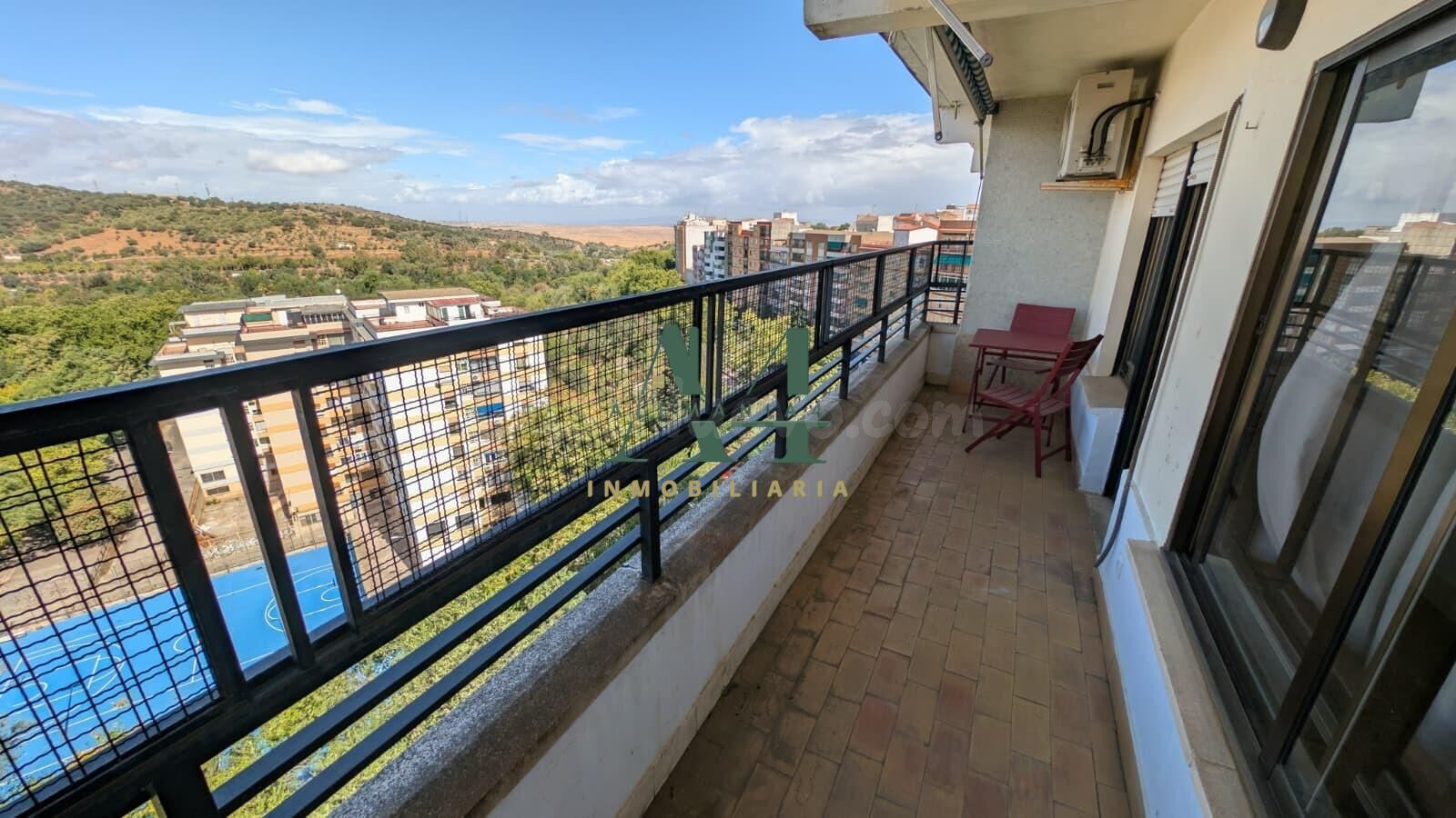 Amplio y Luminoso Piso en el Corazón de Cáceres - €980/mes. Estudiantes
