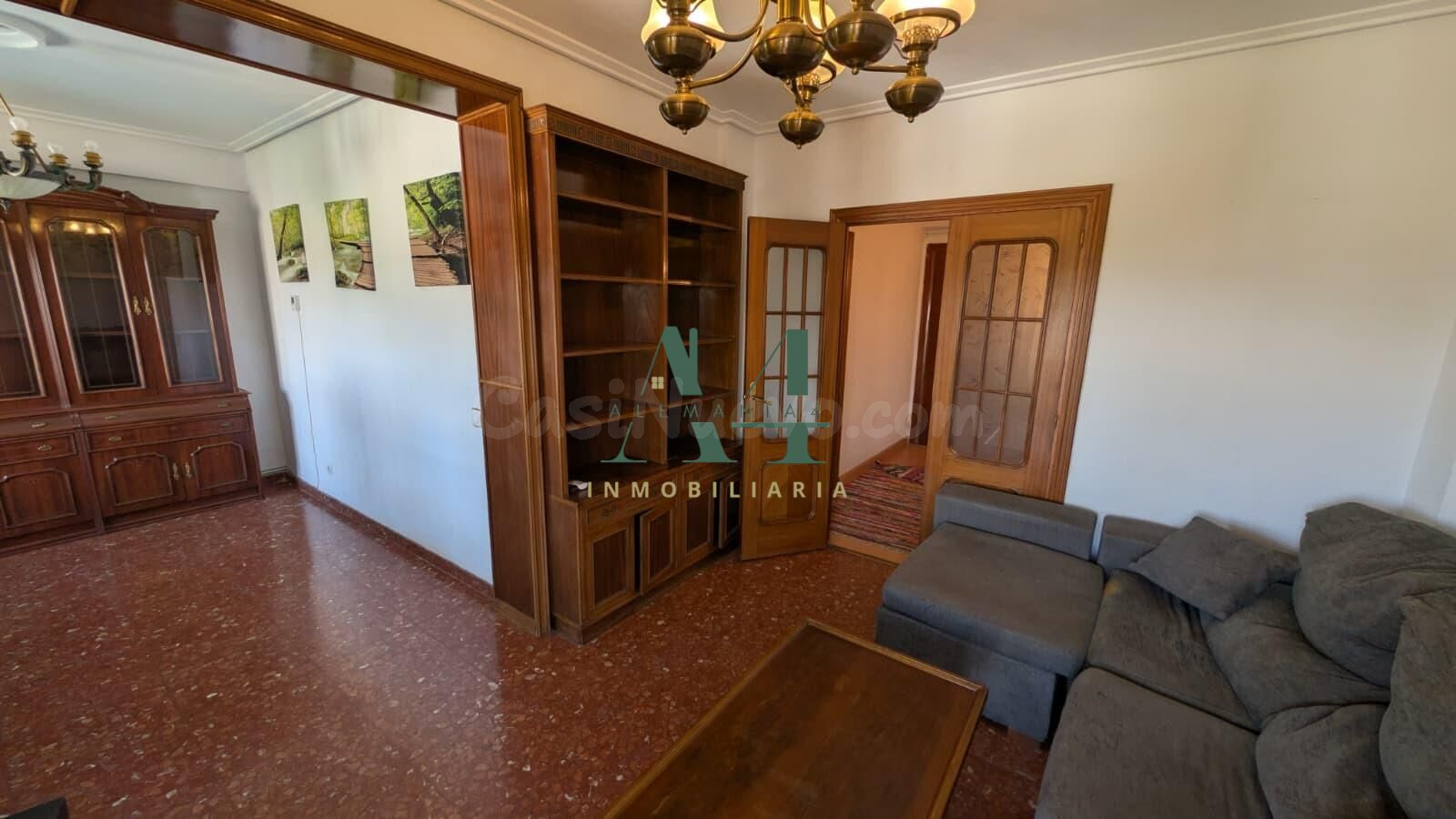 Amplio y Luminoso Piso en el Corazón de Cáceres - €980/mes.  - foto 4