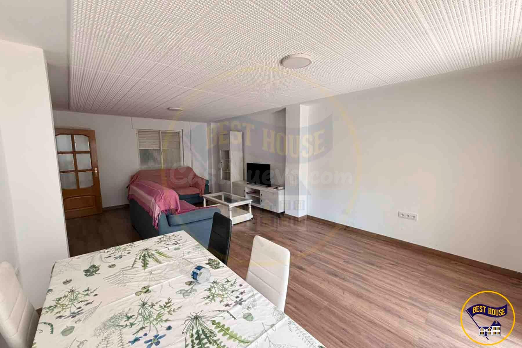 PISO EN ALQUILER PARA ESTUDIANTES EN EL CENTRO DE LA CIUDAD - foto 2