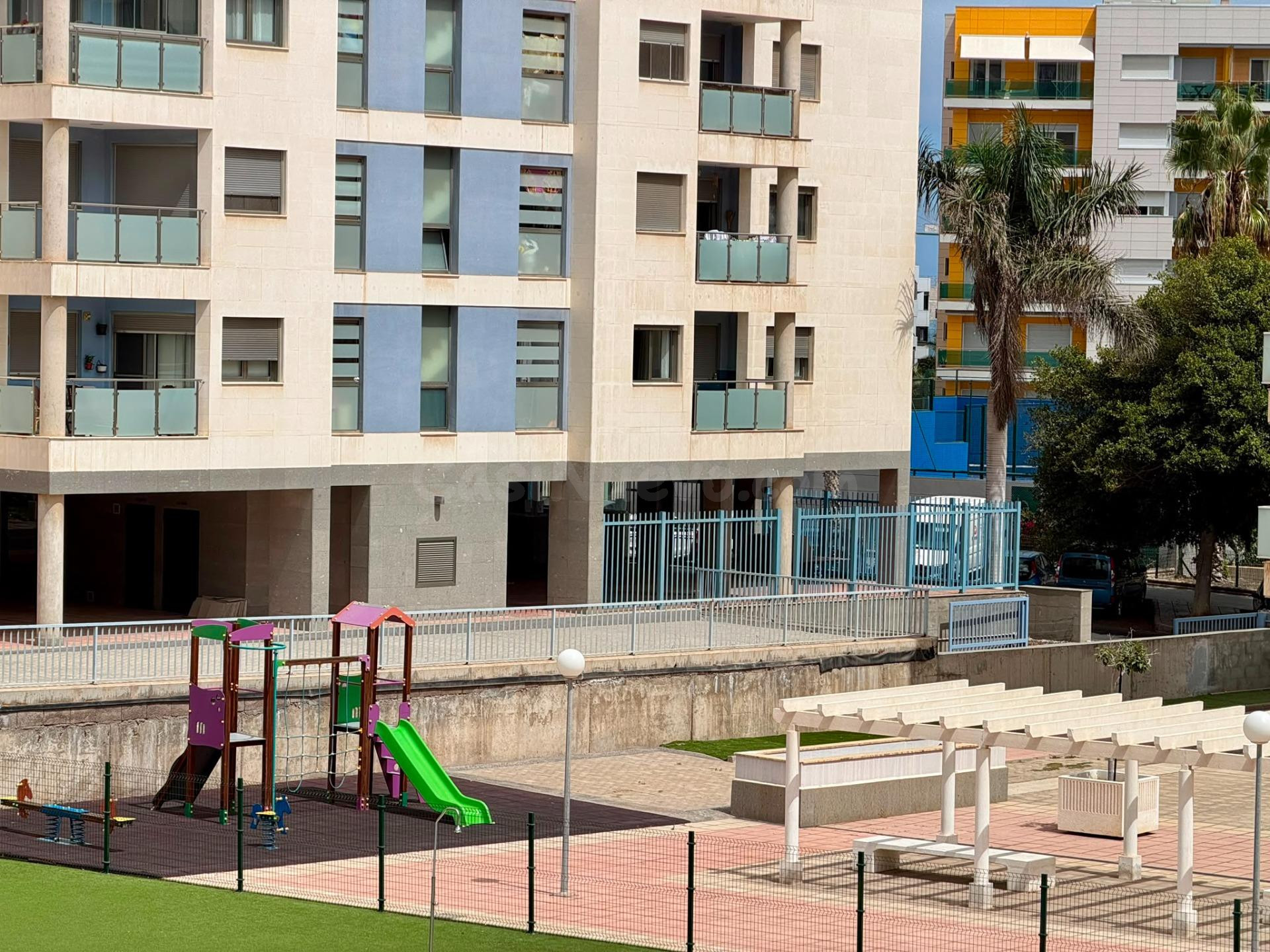 Piso en esquina con terraza junto al Hospital Universitario  - foto 3