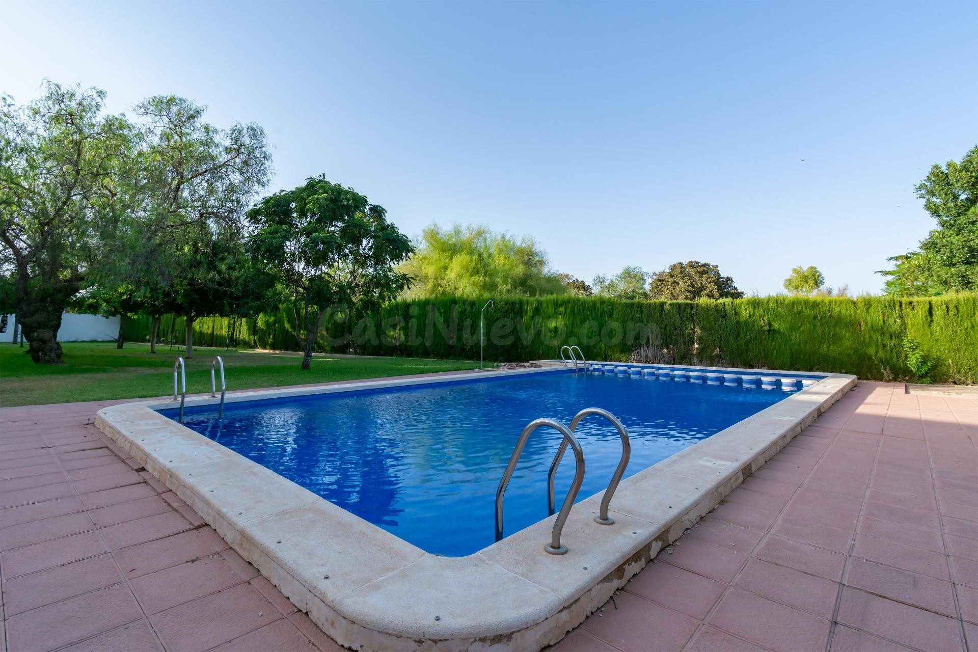 Exclusividad, diseño y calidad de vida en Polígono Residencial Santa Ana. - foto 2