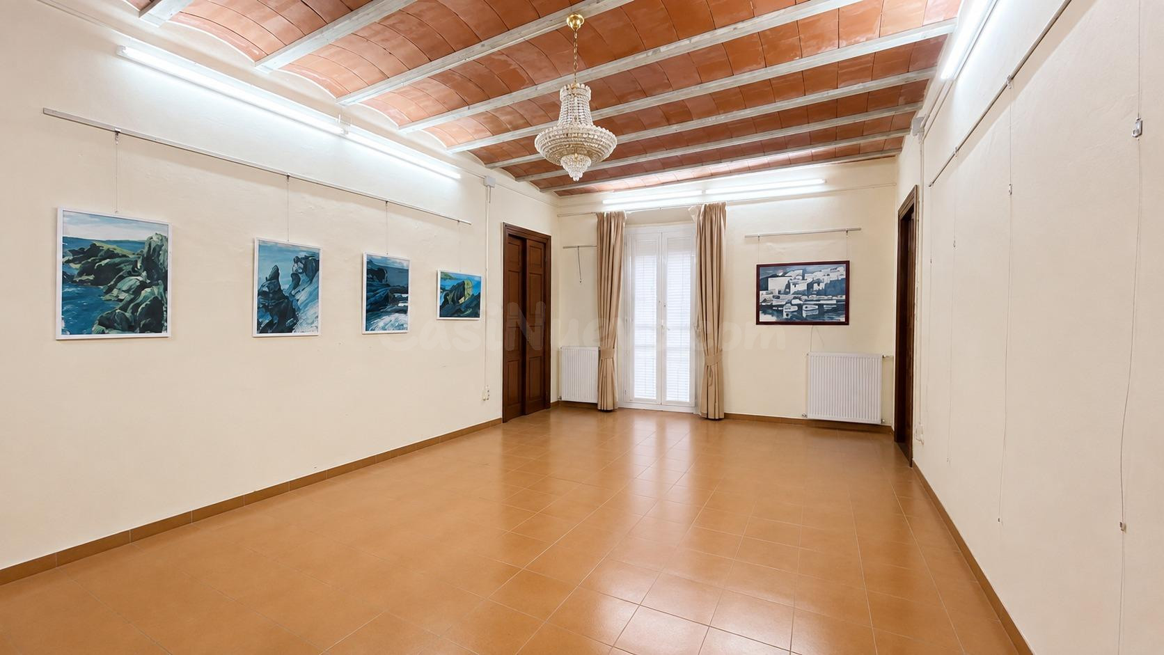 Casa histórica con grandes espacios en Llançà - foto 4