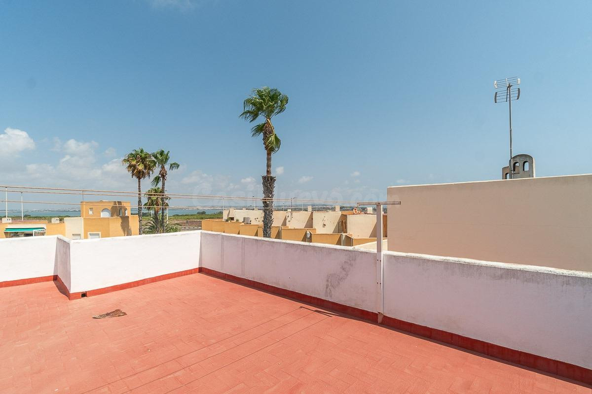 LUMINOSO ATICO DUPLEX CON SOLARIUM Y PARKING PRIVADO EN TORR - foto 3