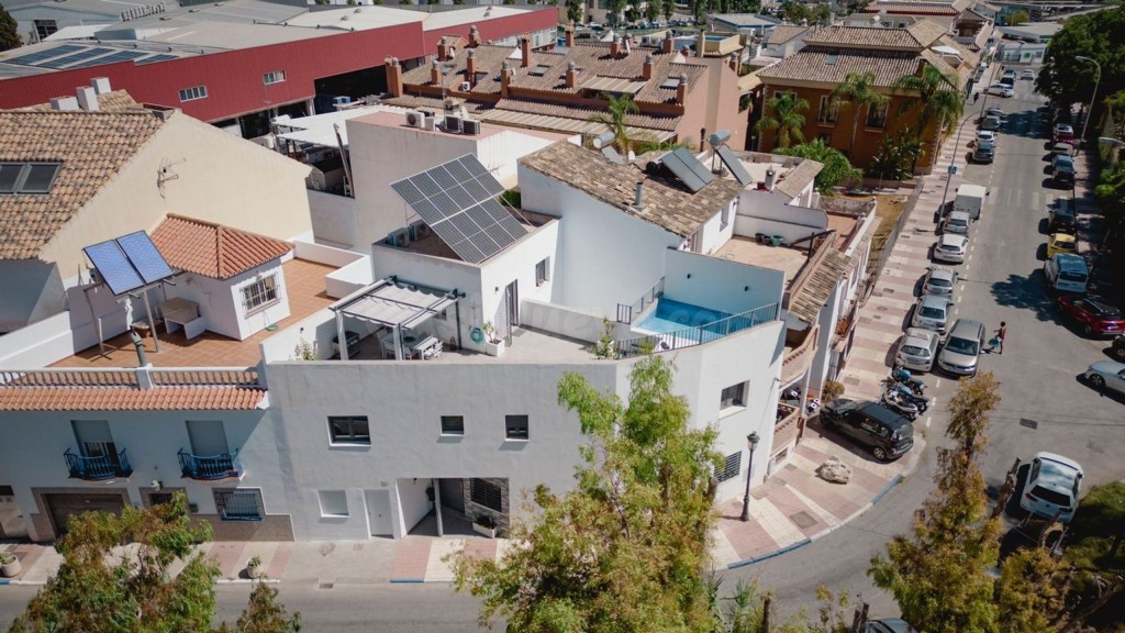 EXCLUSIVA: Chalet Adosado de Alta Gama en San Pedro