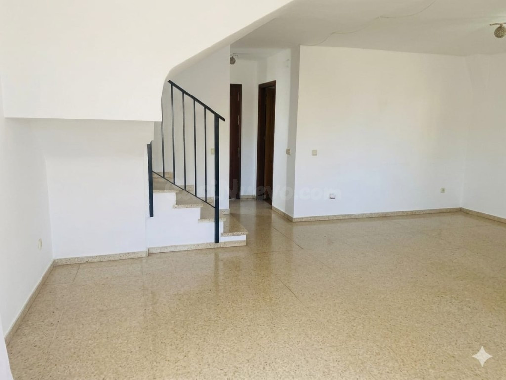 MAGNÍFICO CHALET ADOSADO CON GRAN JARDÍN PRIVADO Sótano Inde - foto 5