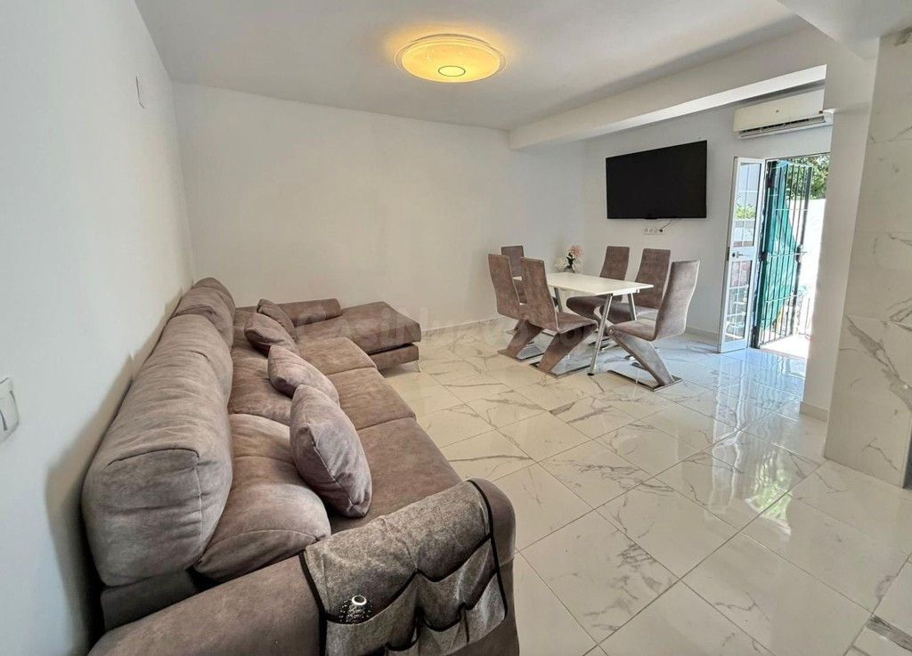 Oportunidad en Benalmádena Costa – 2 apartamentos reformados - foto 2
