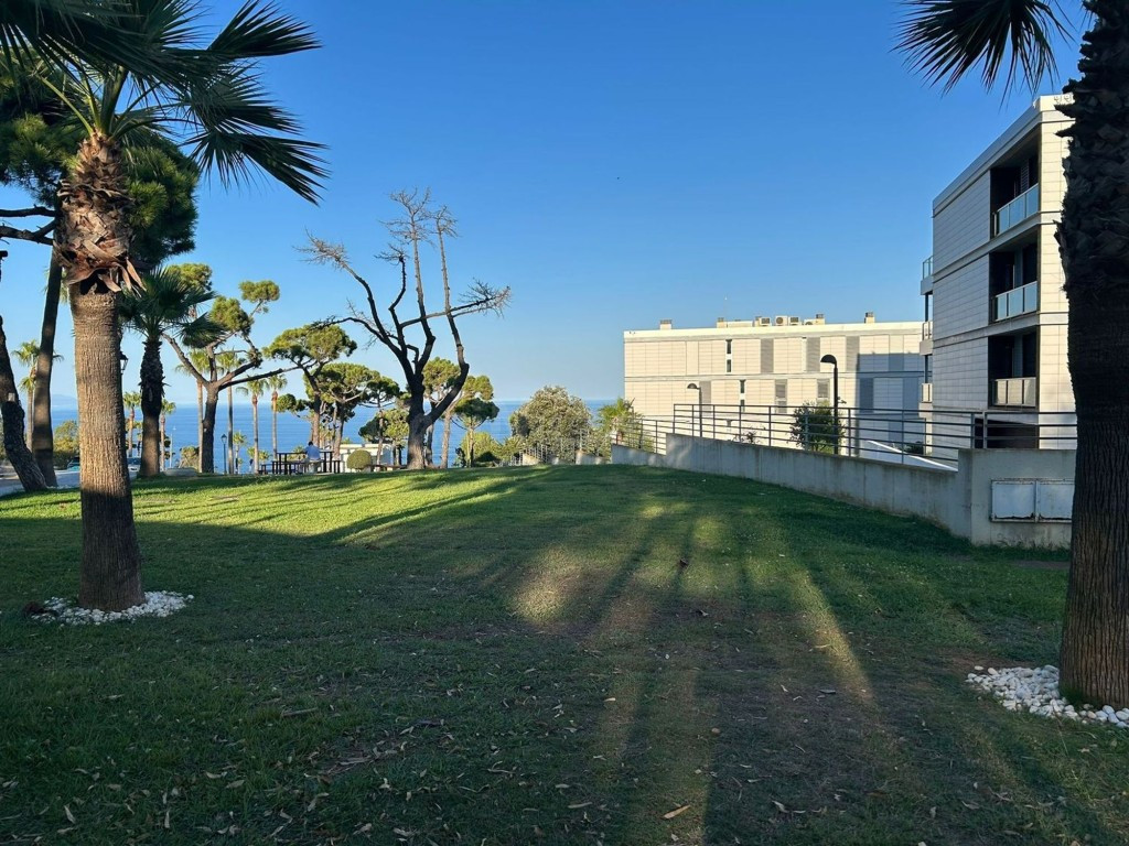 IMPRESIONANTE PISO EN LA EXCLUSIVA COSTA DE MANILVA A SOLO M - foto 2
