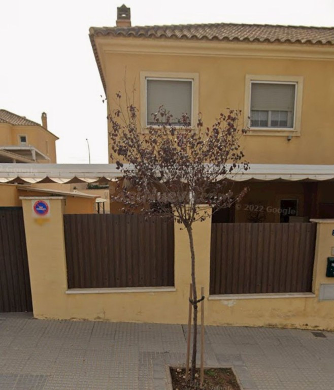 Chalet pareado en zona Recinto Ferial, Málaga