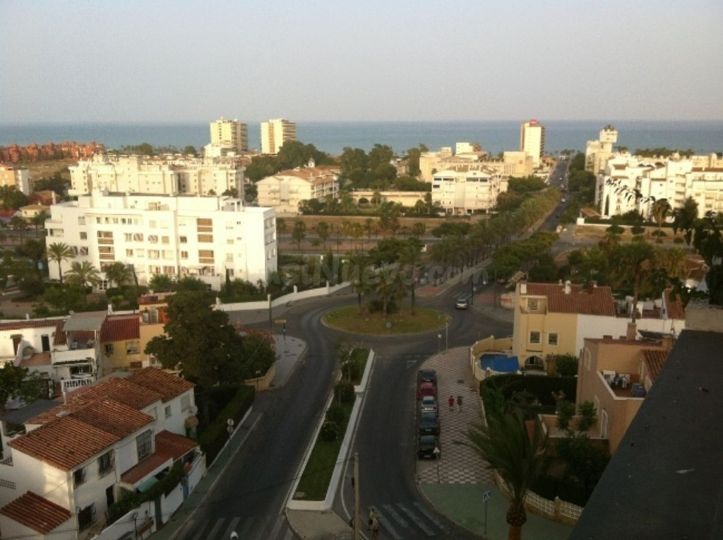 Exclusivo apartamento reformado con impresionantes vistas al mar en una de las mejores zonas de Torremolinos