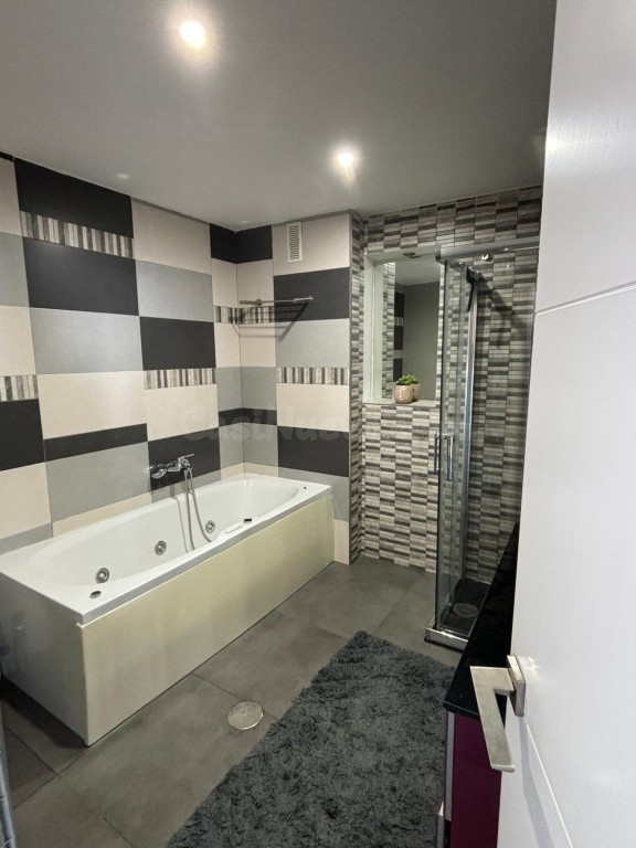 Exclusivo apartamento reformado con impresionantes vistas al - foto 4